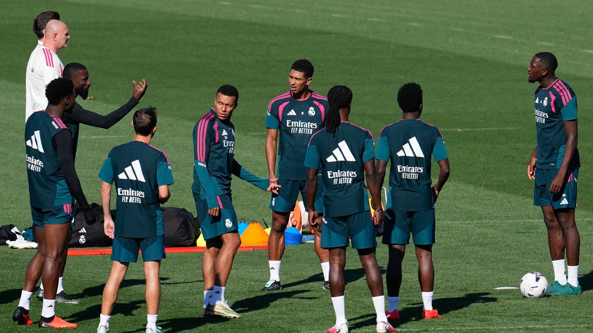 Kylian Mbappé y Jude Bellingham, en el entrenamiento del Real Madrid Kylian Mbappé y Jude Bellingham, en el entrenamiento del Real Madrid