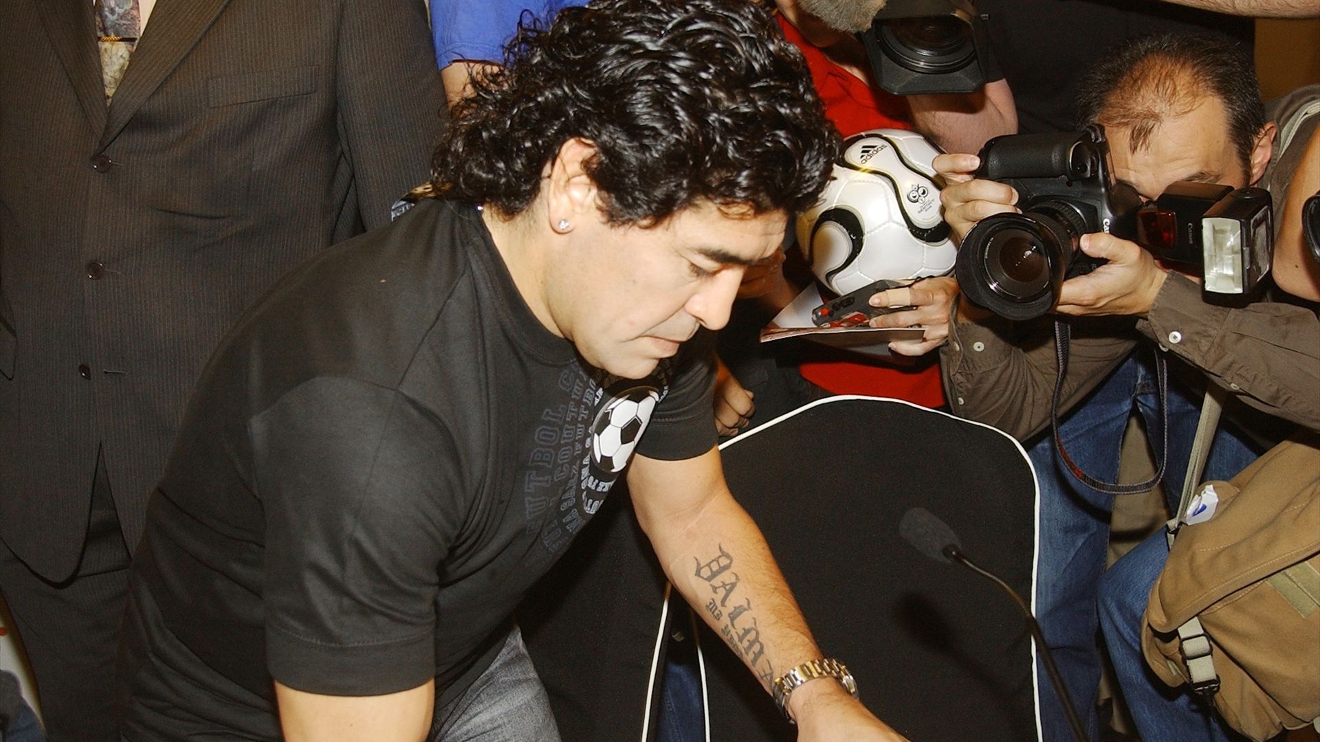 La Fiscalía argentina solicita doce años de prisión para el médico de Diego Armando Maradona: los fiscales hablan de "desorganización absoluta" La Fiscalía argentina solicita doce años de prisión para el médico de Diego Armando Maradona: los fiscales hablan de "desorganización absoluta"
