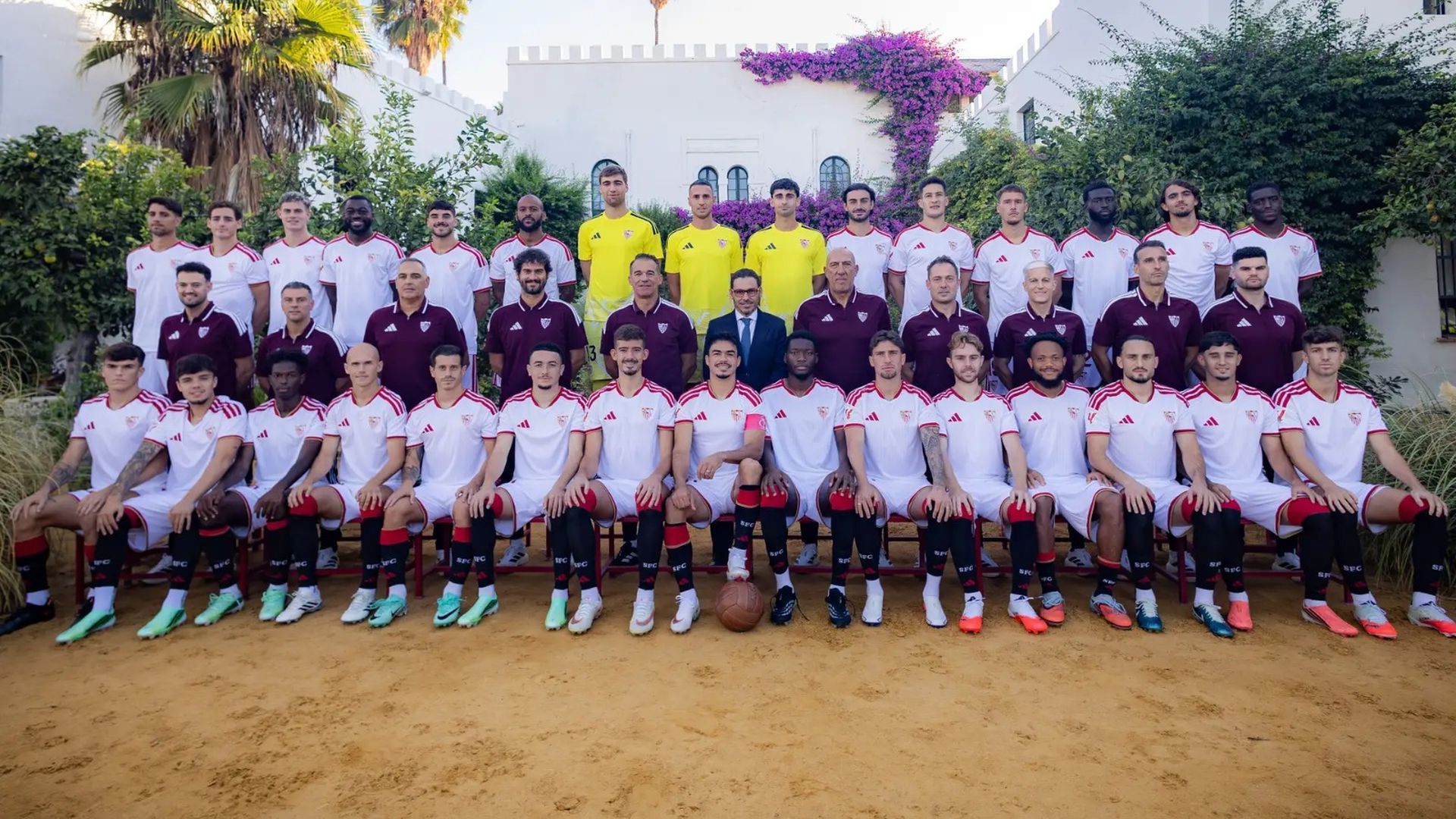 La foto oficial del Sevilla FC en la residencia de Ignacio Sánchez Mejías La foto oficial del Sevilla FC en la residencia de Ignacio Sánchez Mejías