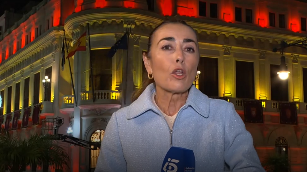 Los ceutíes engalanan la ciudad ante la visita de los Reyes: "Ha tardado la verdad, pero mejor tarde que nunca"