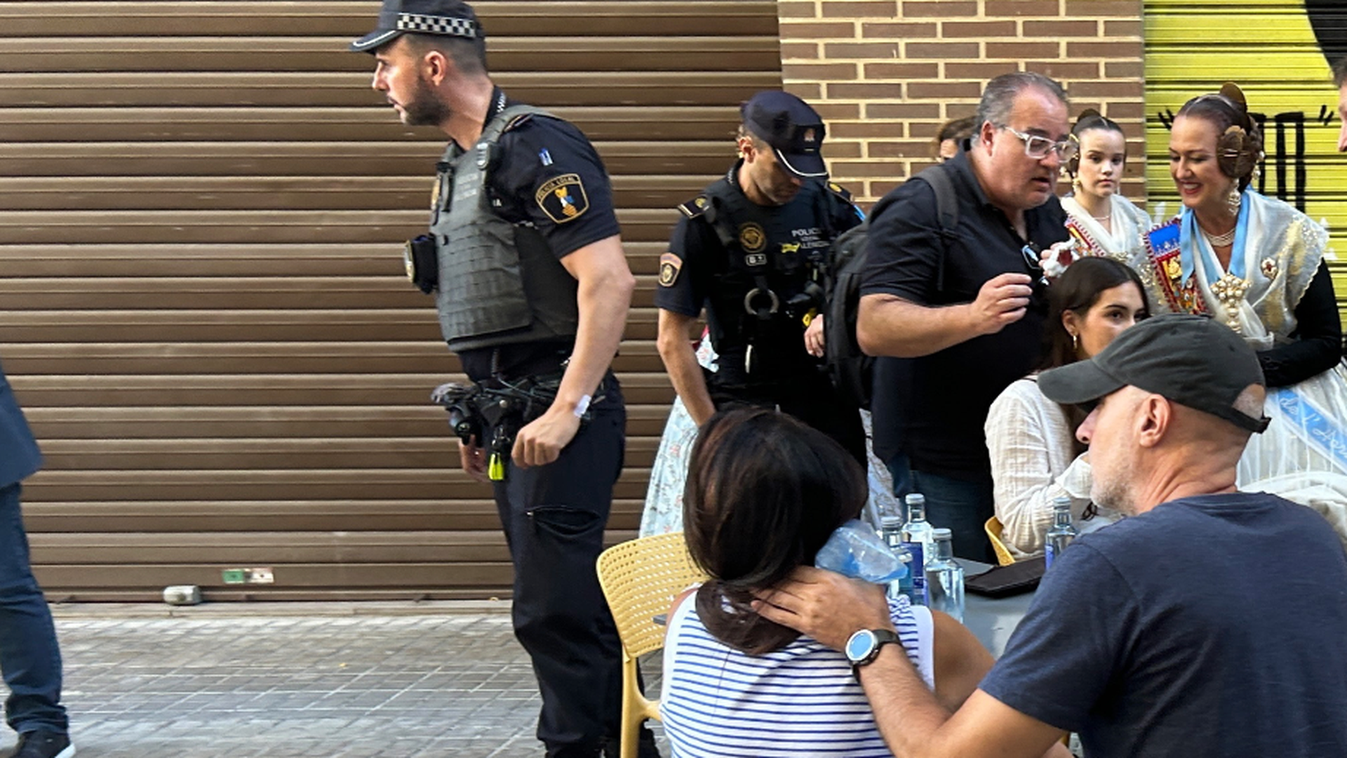 Tres heridos leves por la caída de una farola