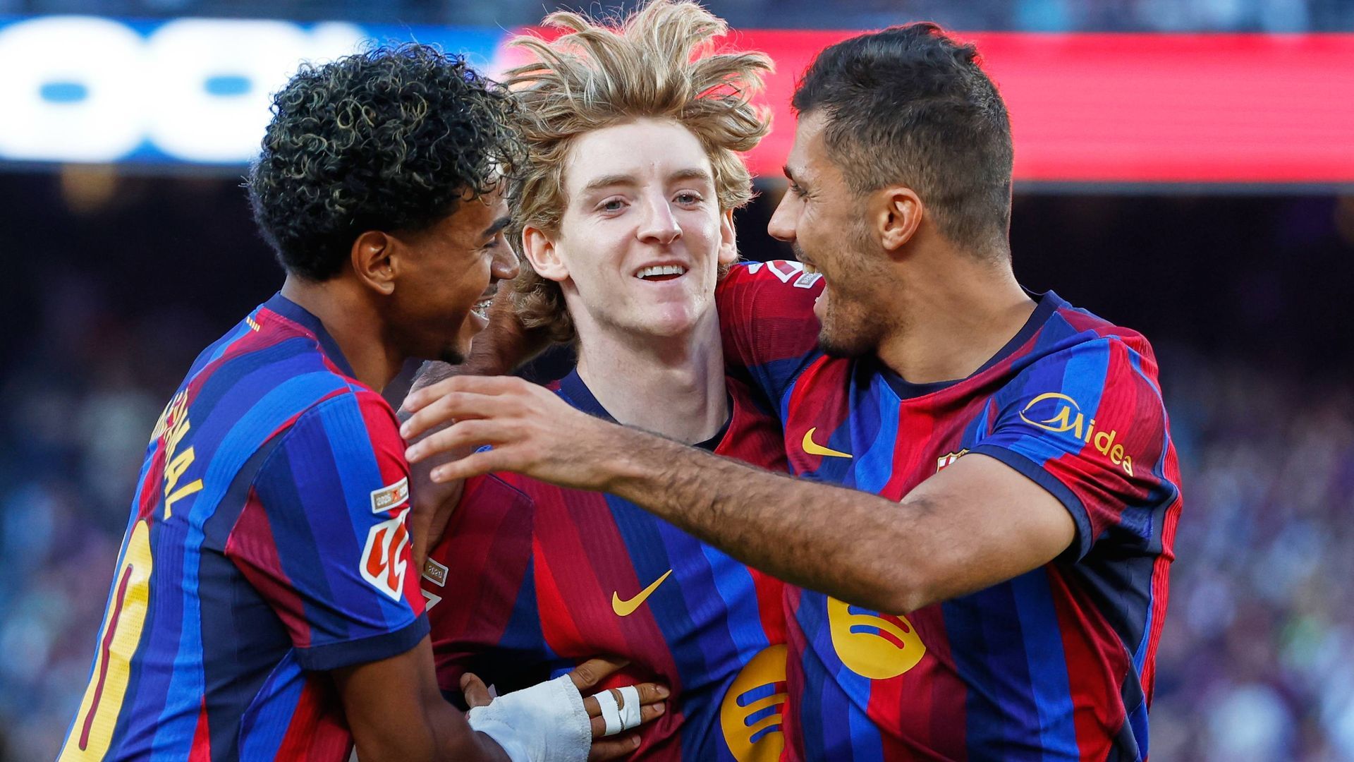 Celebración del gol de Gordon al Getafe en el Camp Nou