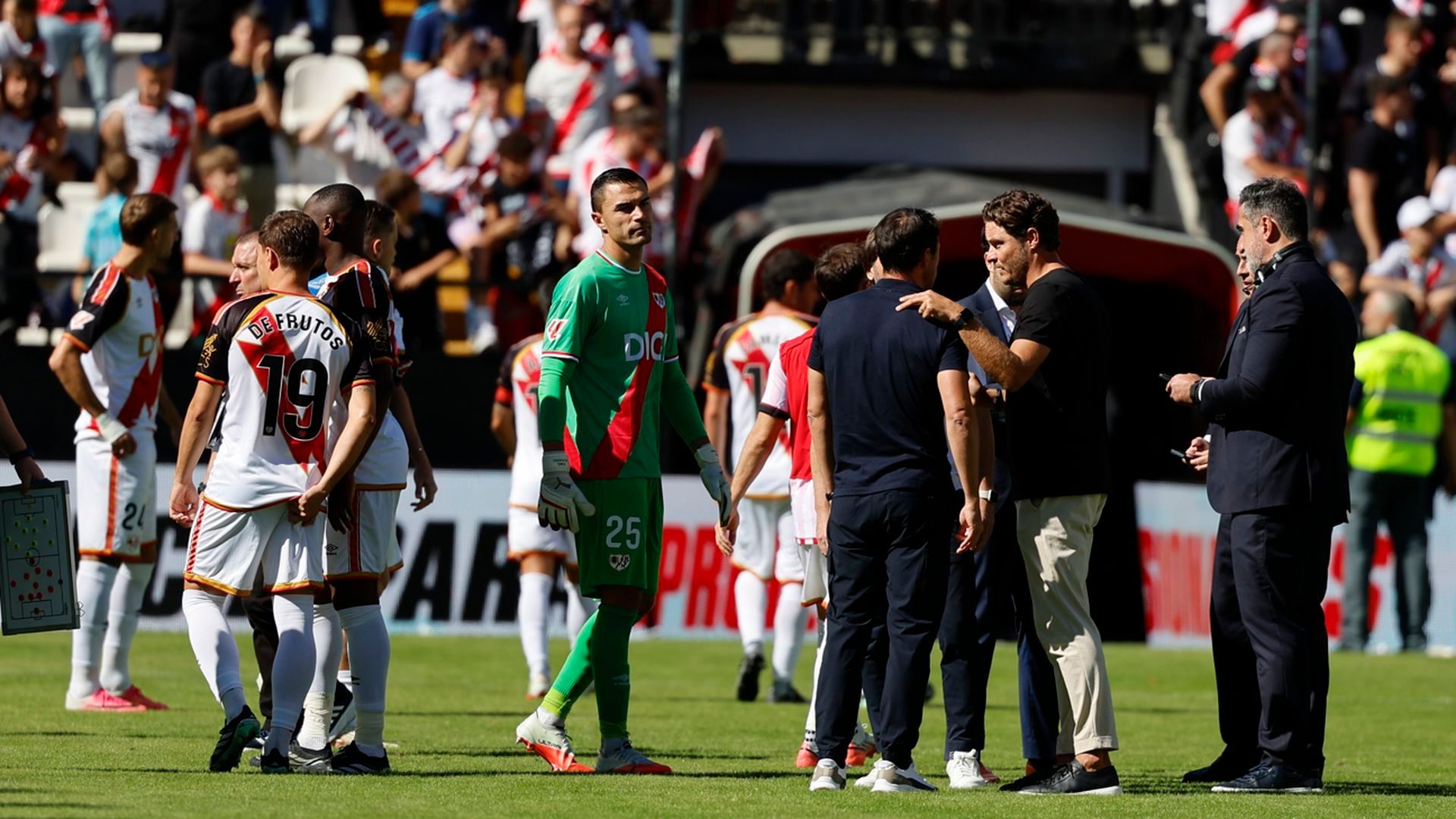 Los jugadores de Rayo y Athletic se marchan a vestuarios Los jugadores de Rayo y Athletic se marchan a vestuarios