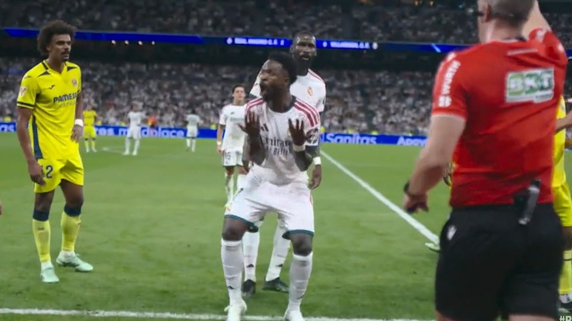 Vinicius en la acción de la expulsión