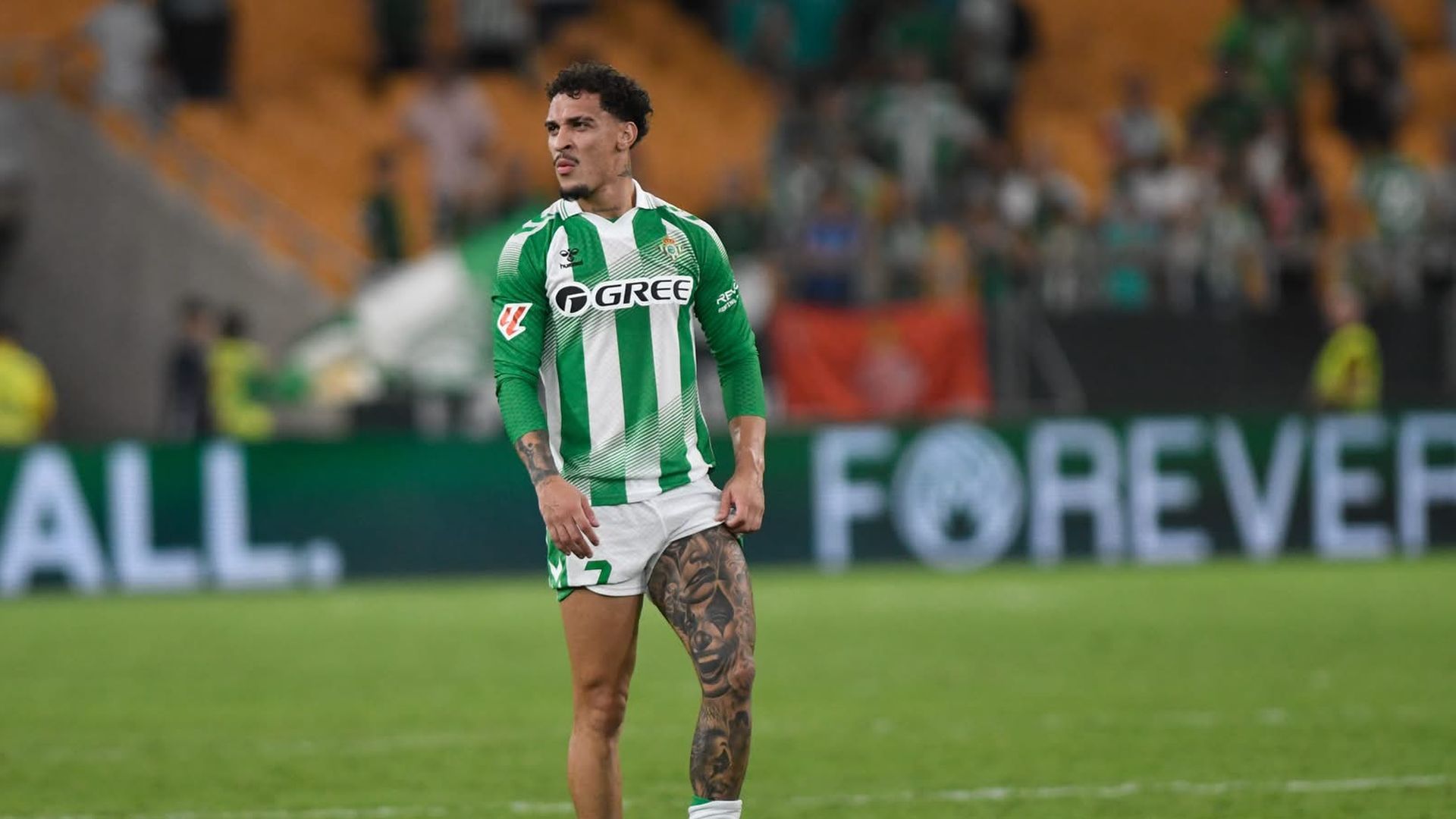 Antony, doliéndose de sus molestias