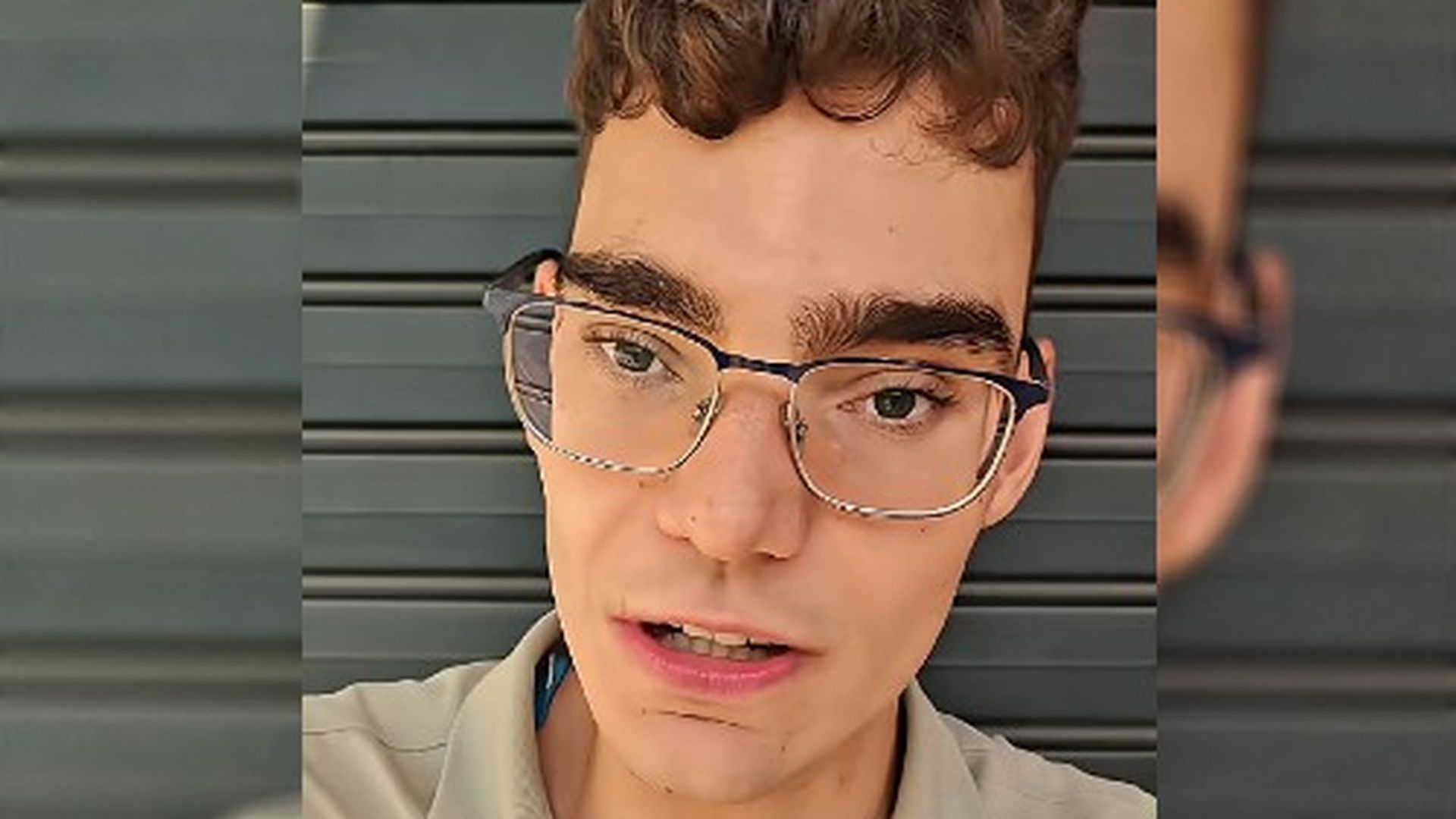 El cantante Adrián Martín desmiente su propia muerte en redes: "Familia, que estoy vivo, os queda Adri para rato" El cantante Adrián Martín desmiente su propia muerte en redes: "Familia, que estoy vivo, os queda Adri para rato"