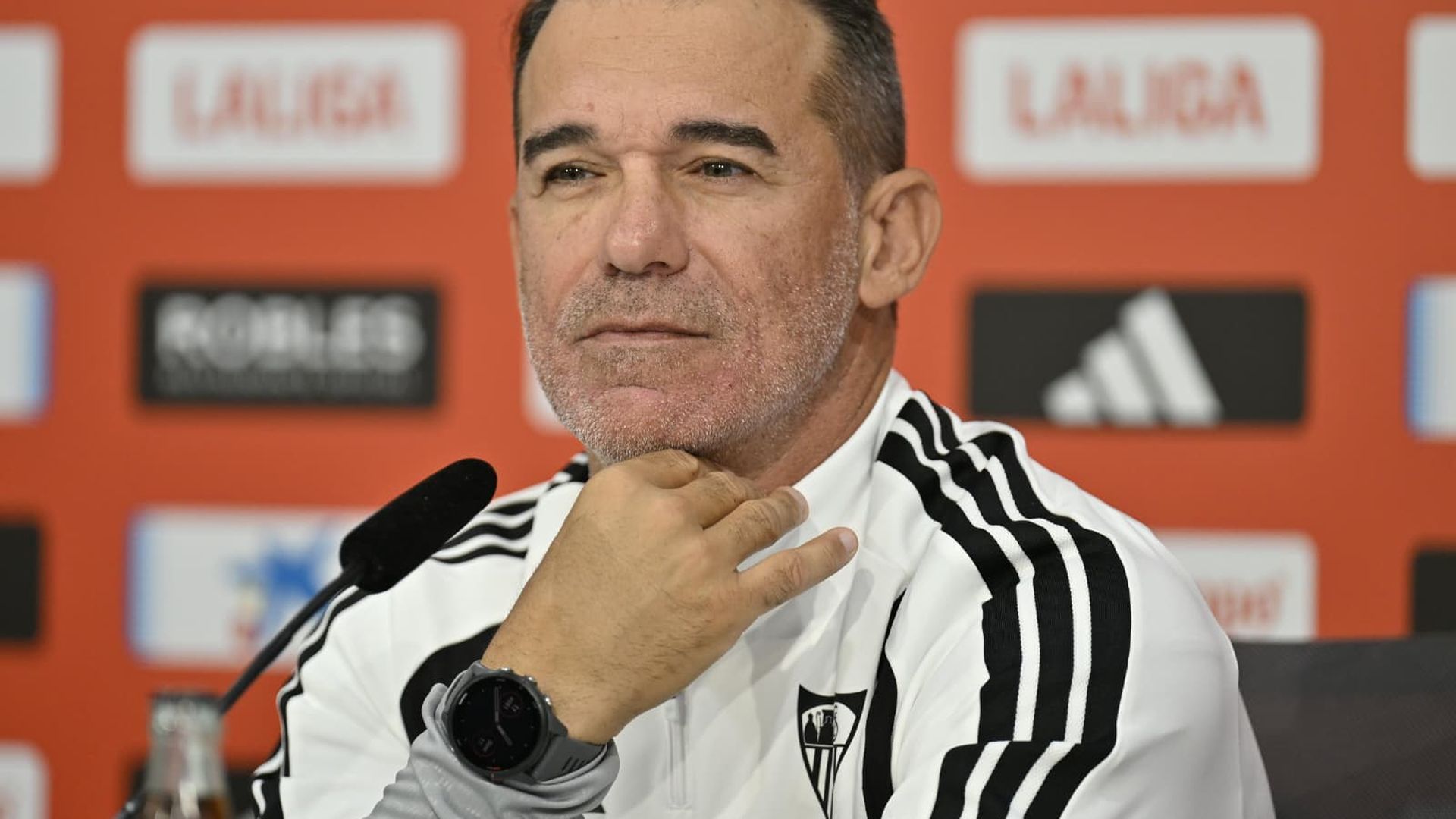 Luis García Plaza, en sala de prensa