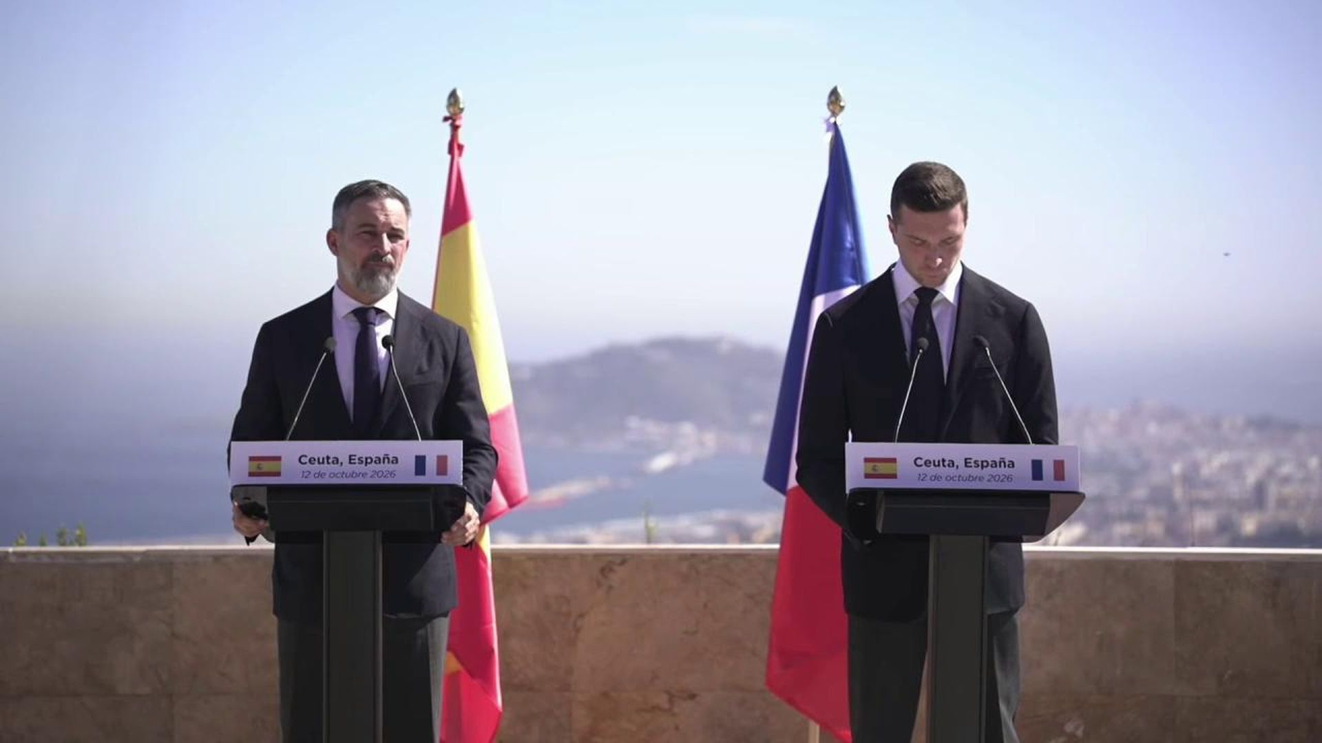 Santiago Abascal celebra en Ceuta el Día de la Fiesta Nacional reivindicando la soberanía española y cargando contra un "Gobierno traidor": "La frontera debe ser militarizada"