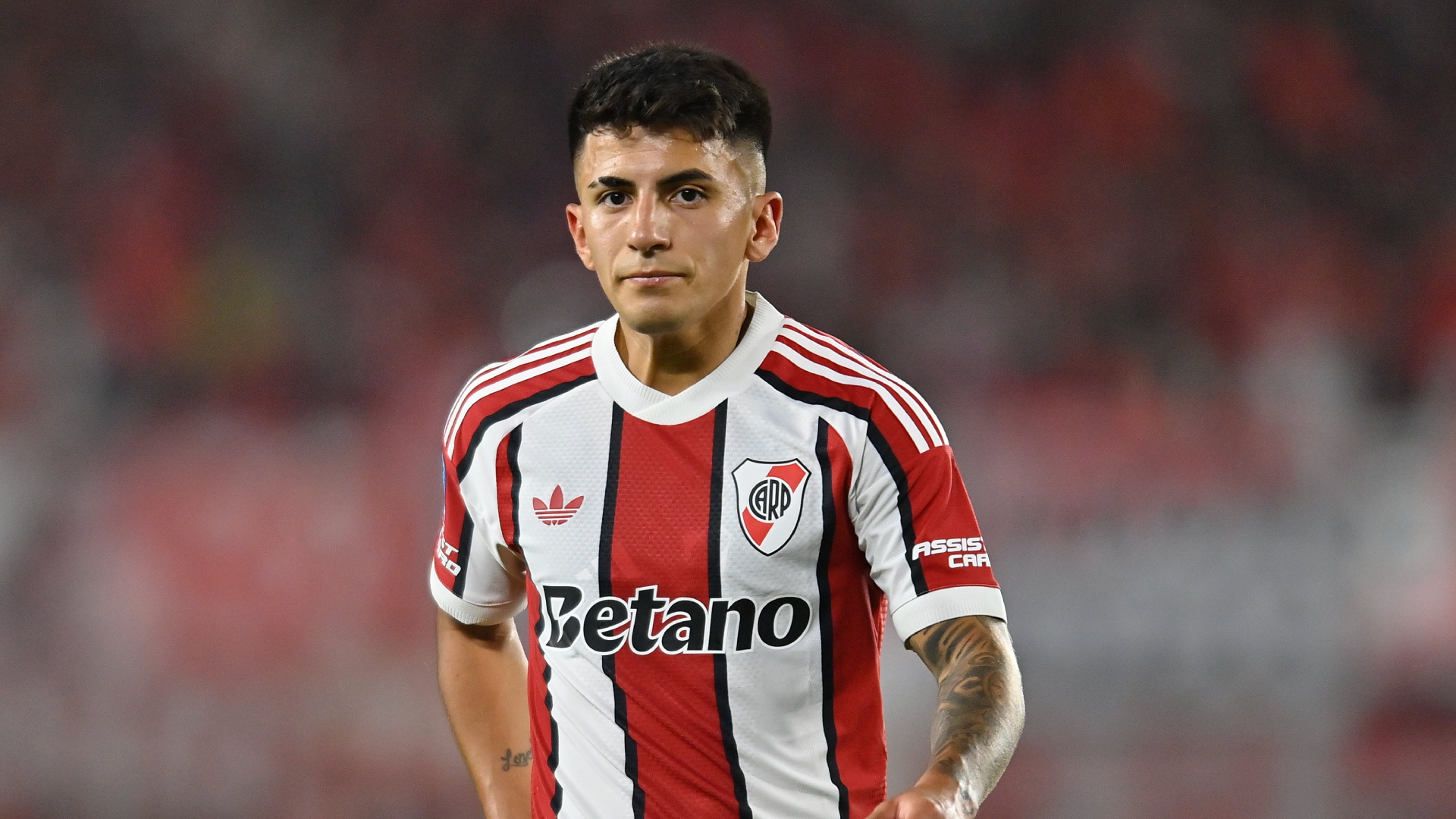 Thiago Almada, en un partido con River Plate