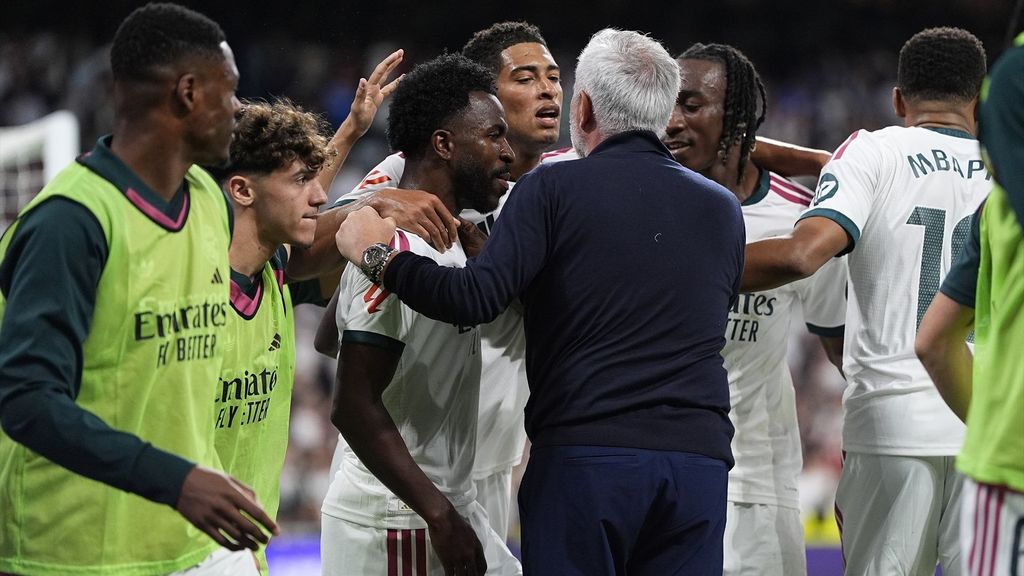 El empujón de Vinicius a un empleado de LALIGA y su disculpa al vestuario: "Estaba fuera de sí"