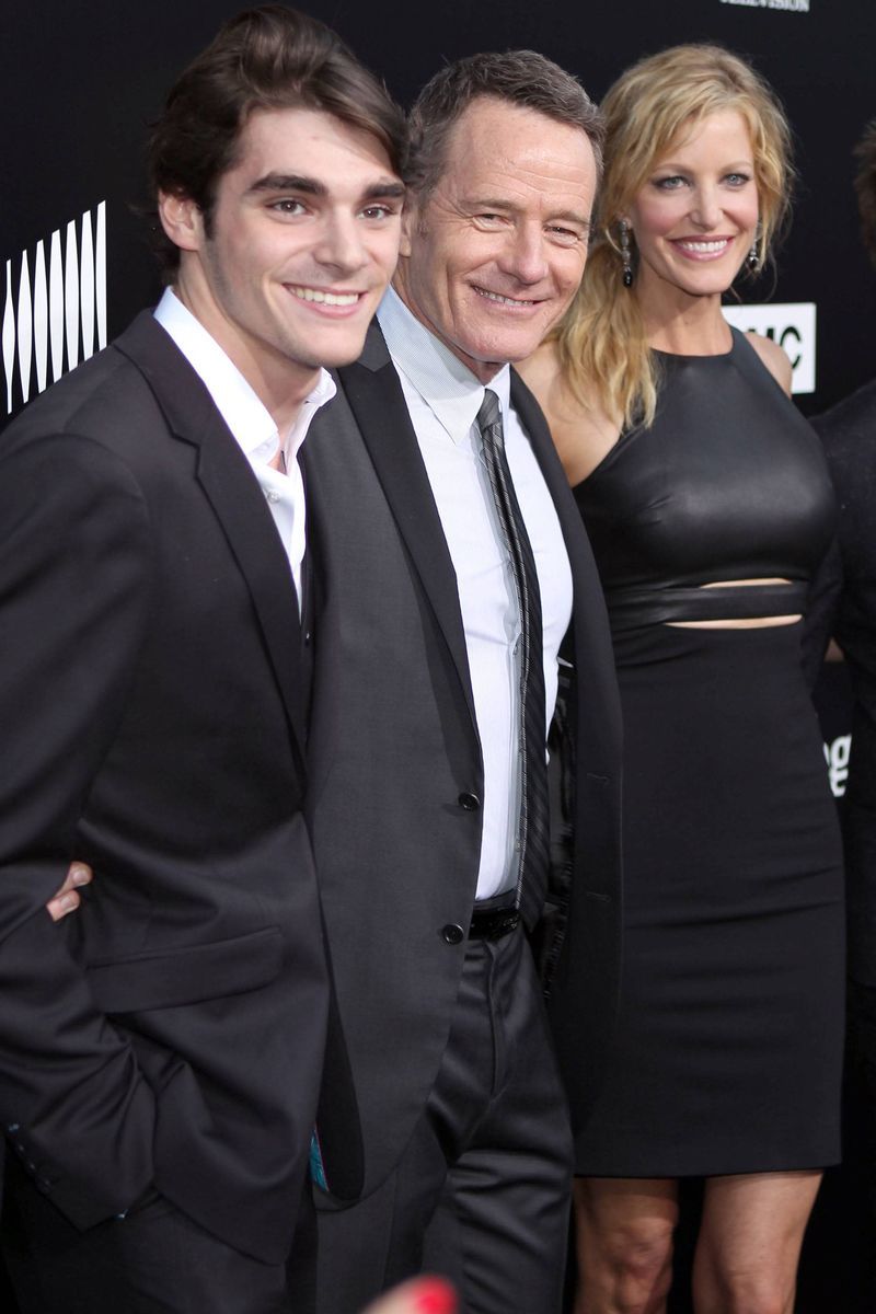 Bryan Cranston se despide de RJ Mitte, su hijo en 'Breaking Bad', tras su muerte a los 34 años