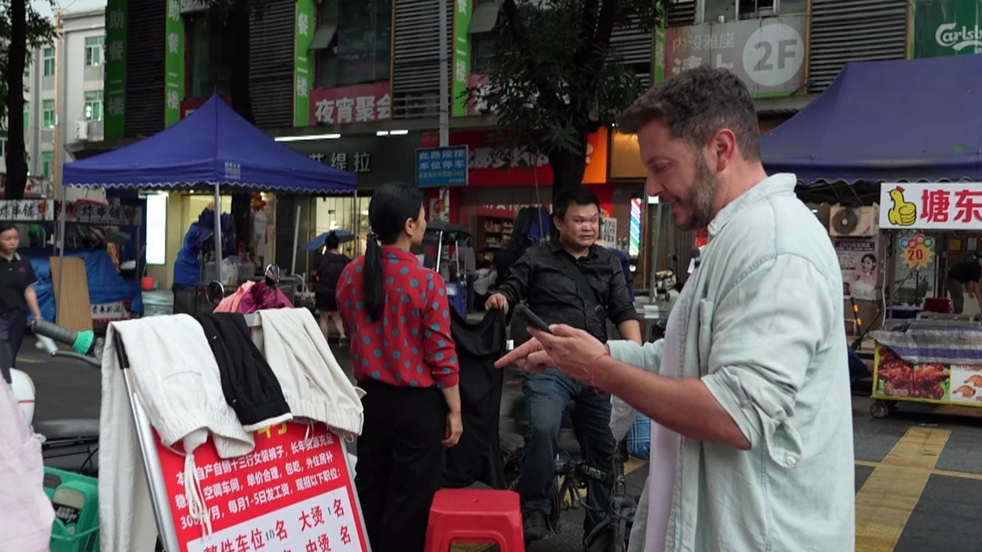 El curioso método de las fábricas chinas para encontrar trabajadores: ''Es un negocio que está al alza''