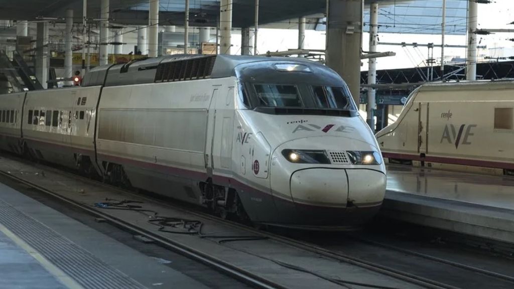 Renfe avisa de retrasos y alteraciones en el servicio de AVE Madrid-Barcelona