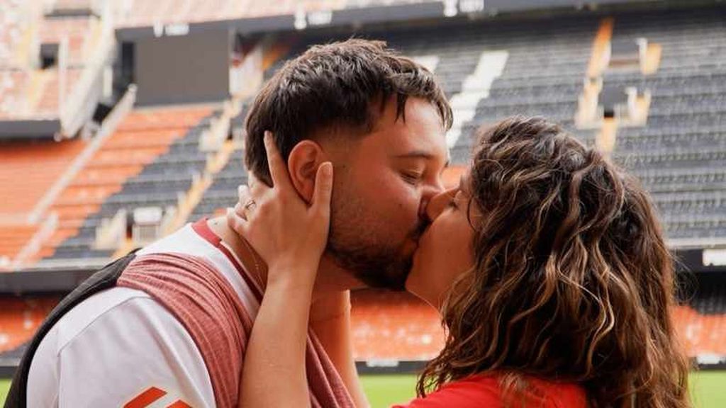 Mestalla, testigo de una boda y del nacimiento de un nuevo murciélago