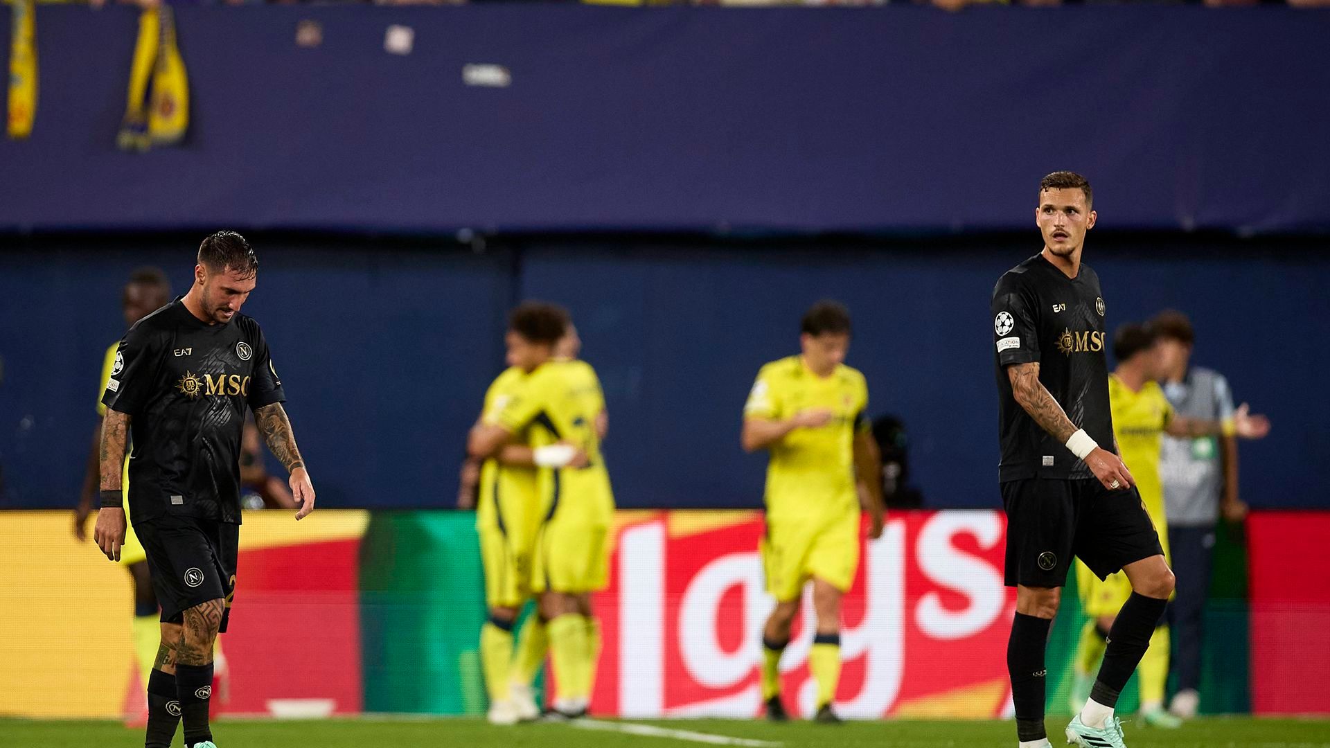 Mikautadze celebra su gol en el Villarreal - Nápoles