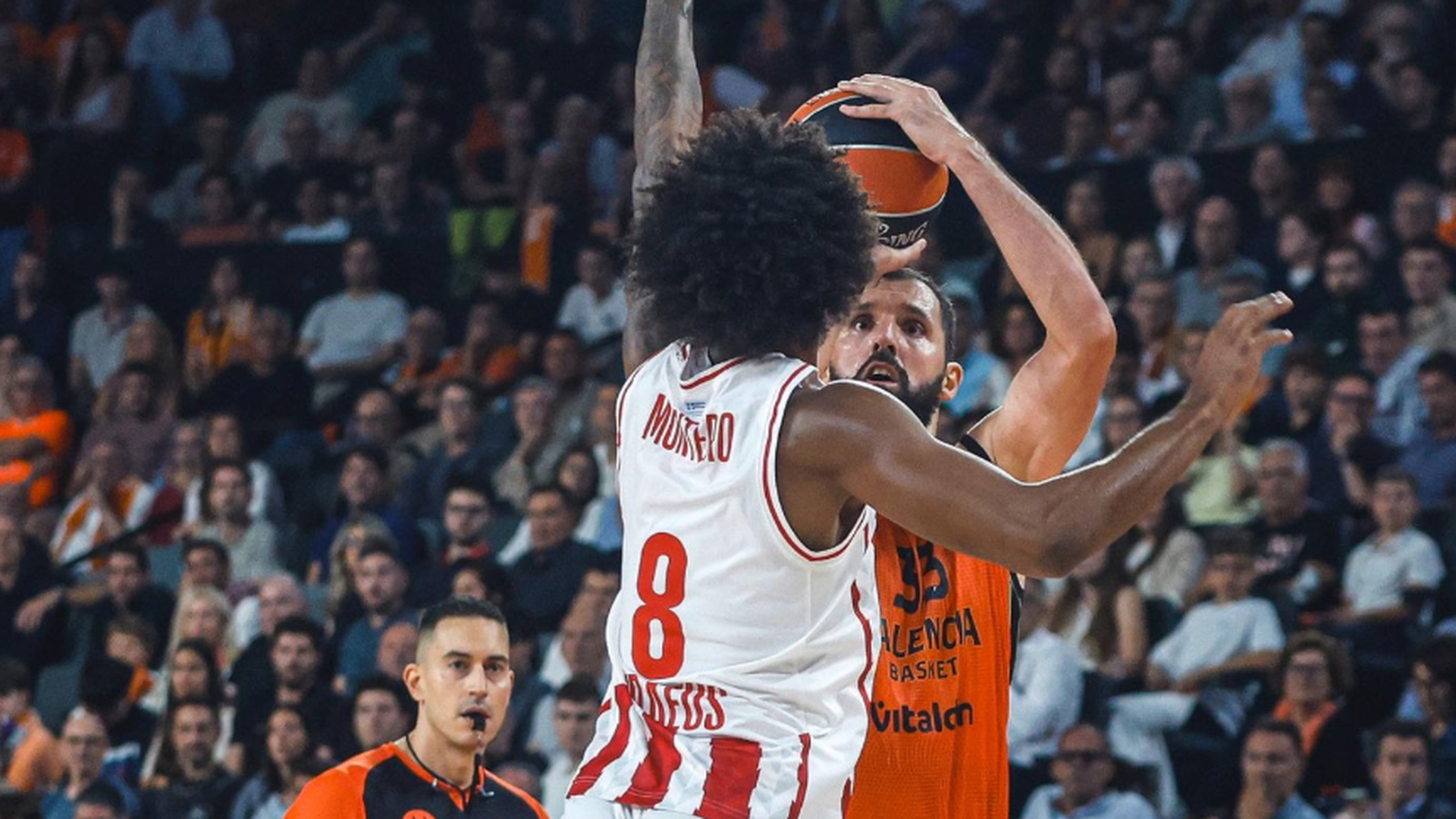 Montero bloquea a Mirotic