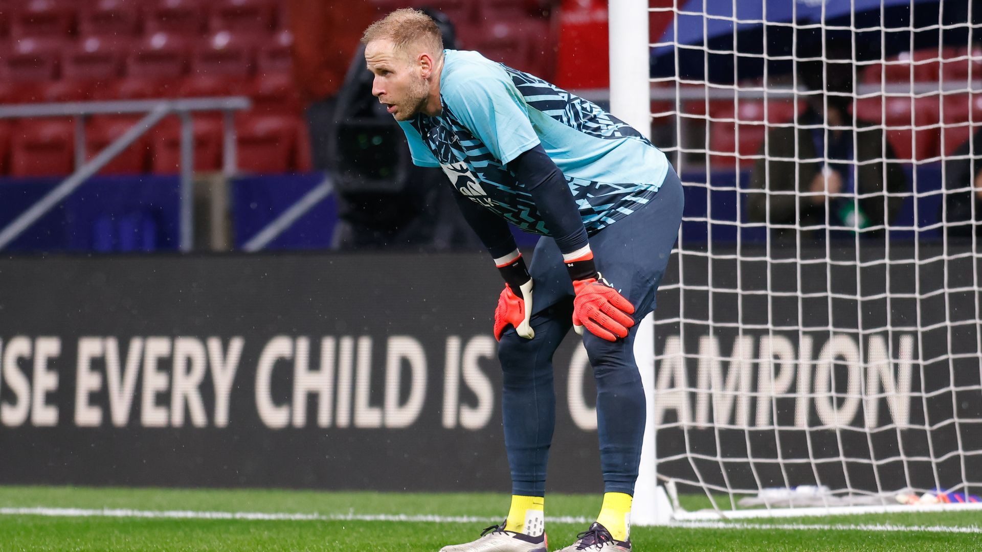Peter Gulacsi sufre un robo a mano armada en su casa con él y su familia dentro Peter Gulacsi sufre un robo a mano armada en su casa con él y su familia dentro