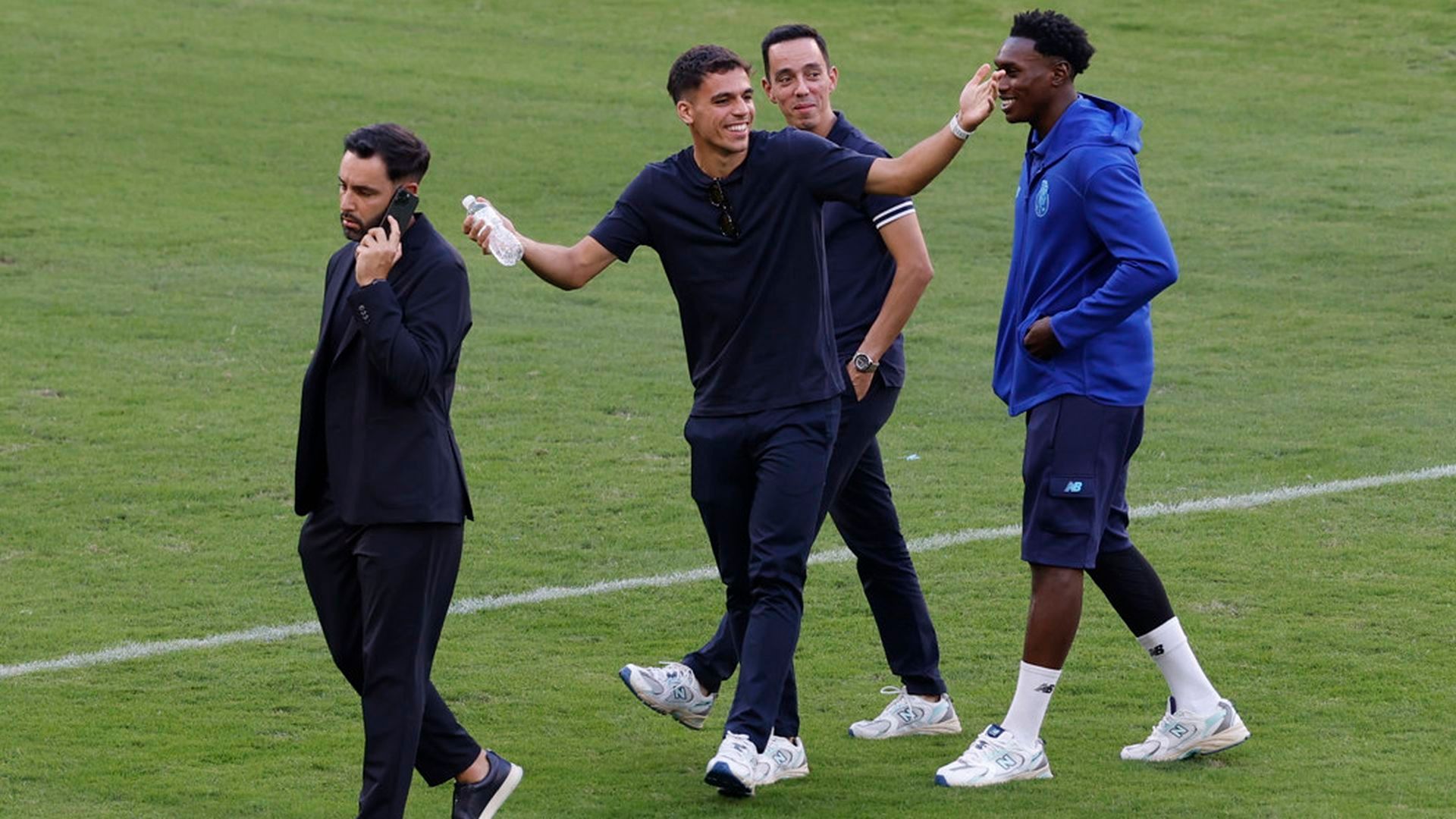 Samu Aghehowa, en La Cartuja en la víspera del Betis - Porto FC Samu Aghehowa, en La Cartuja en la víspera del Betis - Porto FC