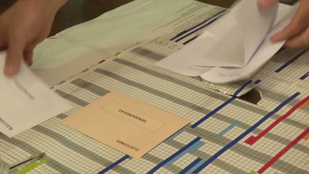 Todas las vías que explora el Gobierno para superar el veto del Supremo a que voten algunos nacionalizados españoles de la Ley de Nietos
