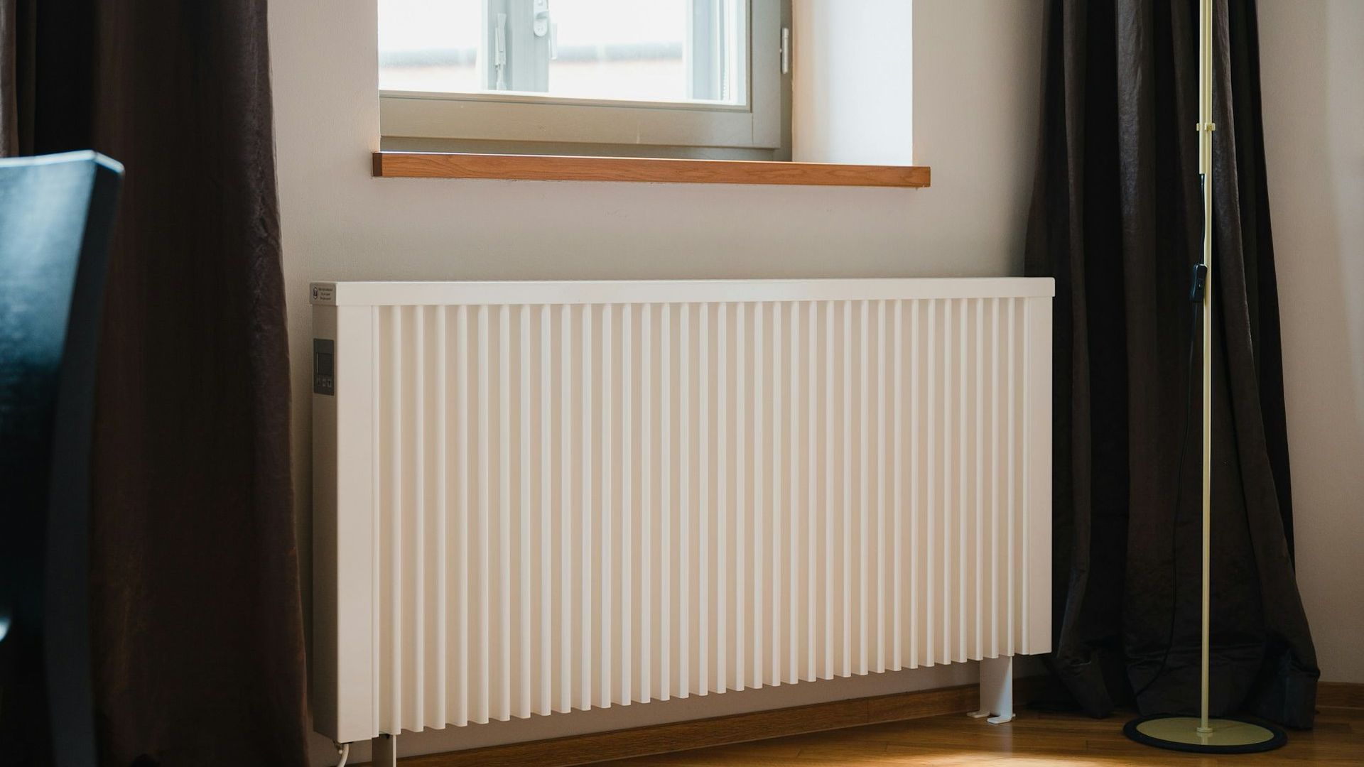 Un radiador en una habitación Un radiador en una habitación