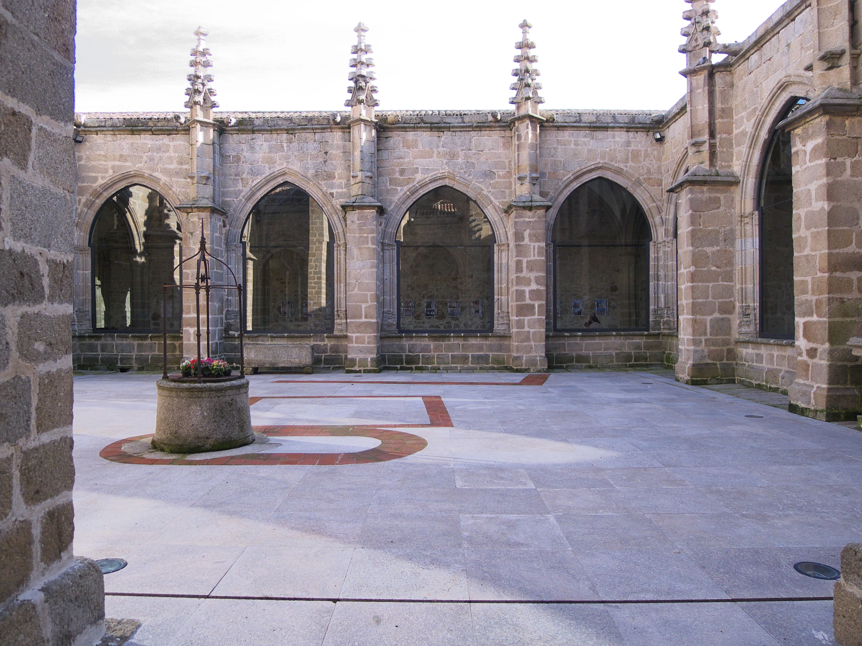 Claustro de Santa María la Mayor