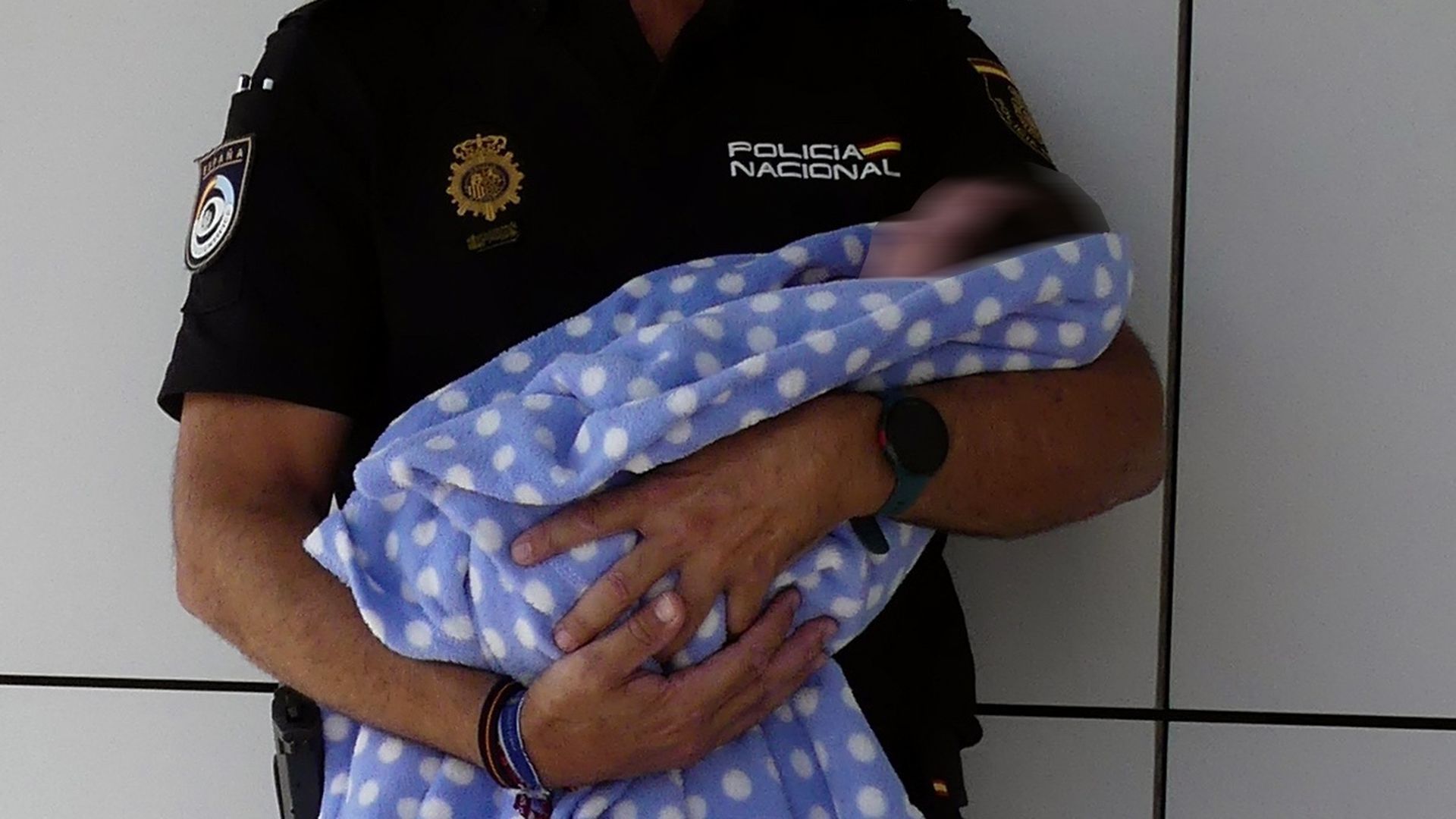 El agente que logró recuperar a la bebé El agente que logró recuperar a la bebé