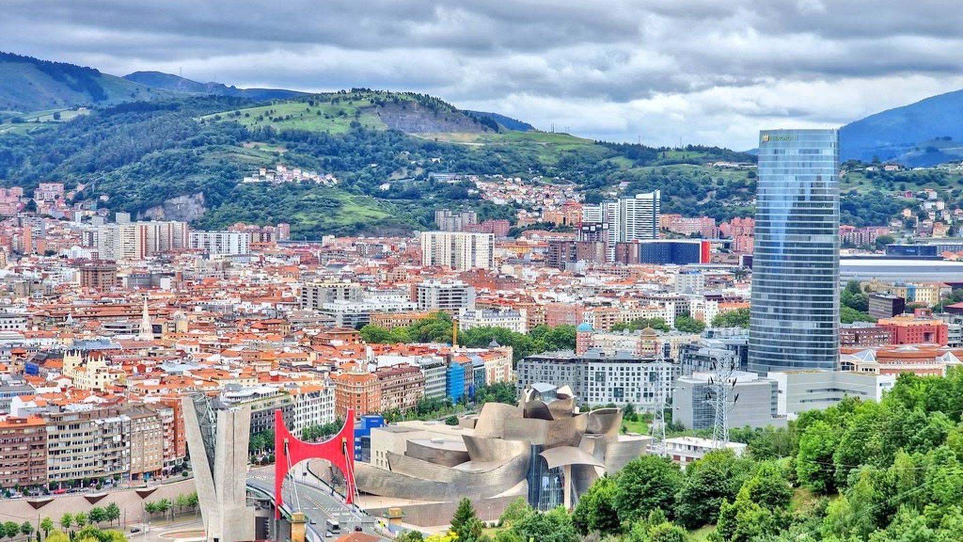 El Ejecutivo calcula que hay 25.000 viviendas vacías en municipios declarados zonas tensionadas, como Bilbao El Ejecutivo calcula que hay 25.000 viviendas vacías en municipios declarados zonas tensionadas, como Bilbao