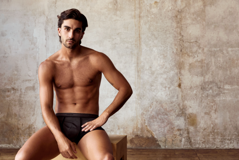 Ferran protagoniza una campaña de ropa interior masculina