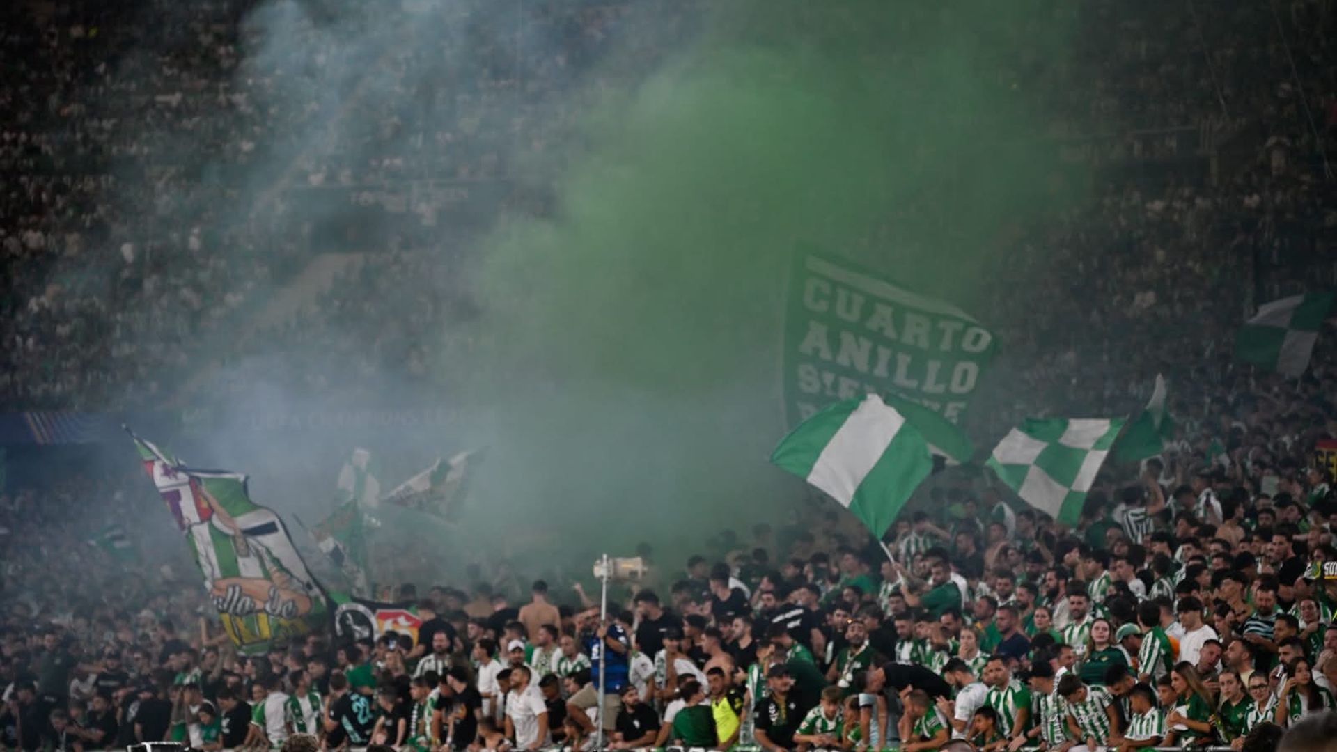 La grada de La Cartuja, en el Betis - Oporto