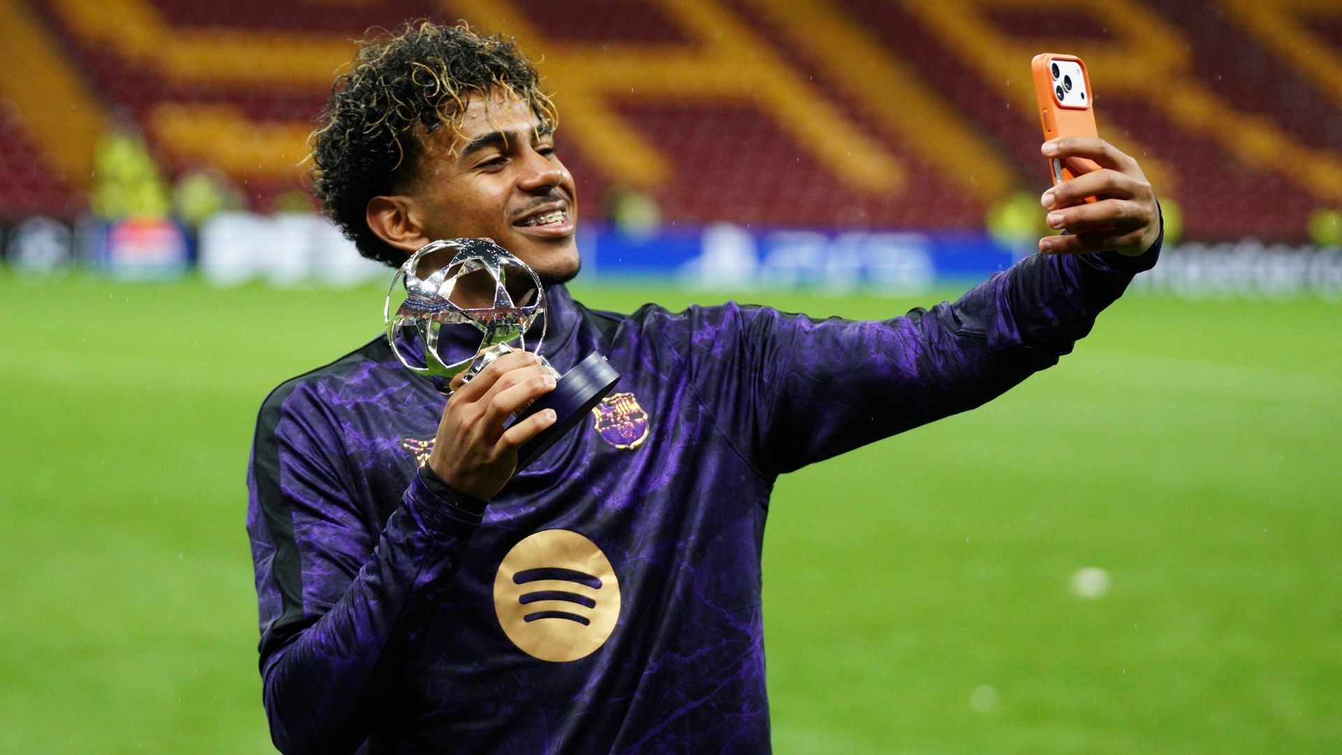 Lamine Yamal, elegido MVP ante el Galatasaray Lamine Yamal, elegido MVP ante el Galatasaray