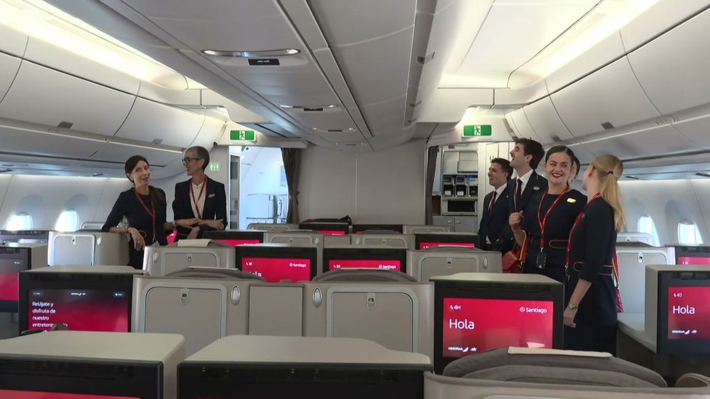 Carolina Viñe y Marta Padreny recuerdan como eran los primeros años de las Tripulantes de Cabina a bordo de los aviones de Iberia