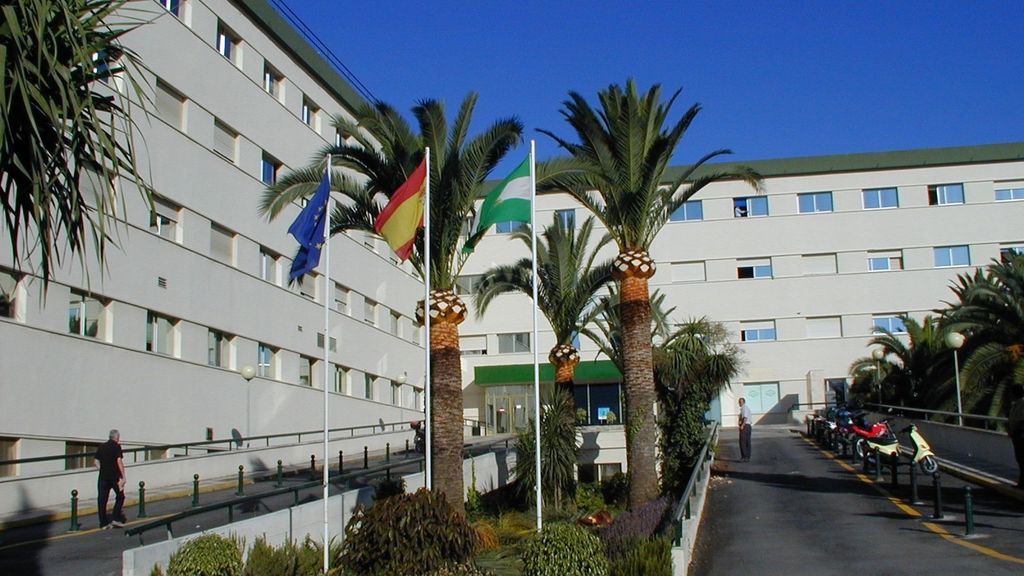 Salen de la UCI dos de los ancianos heridos tras desplomarse un ascensor en una residencia de Málaga