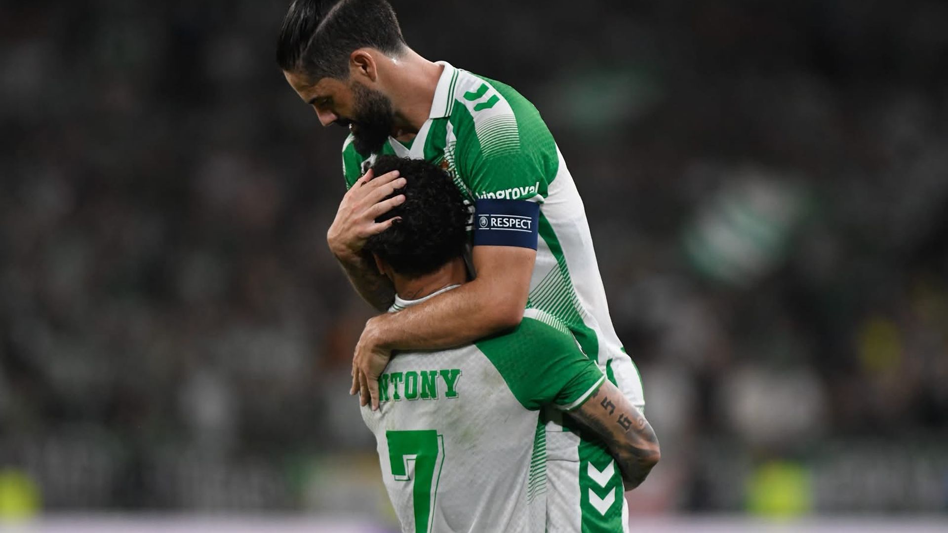 Isco y Antony celebran uno de los goles del Betis Isco y Antony celebran uno de los goles del Betis