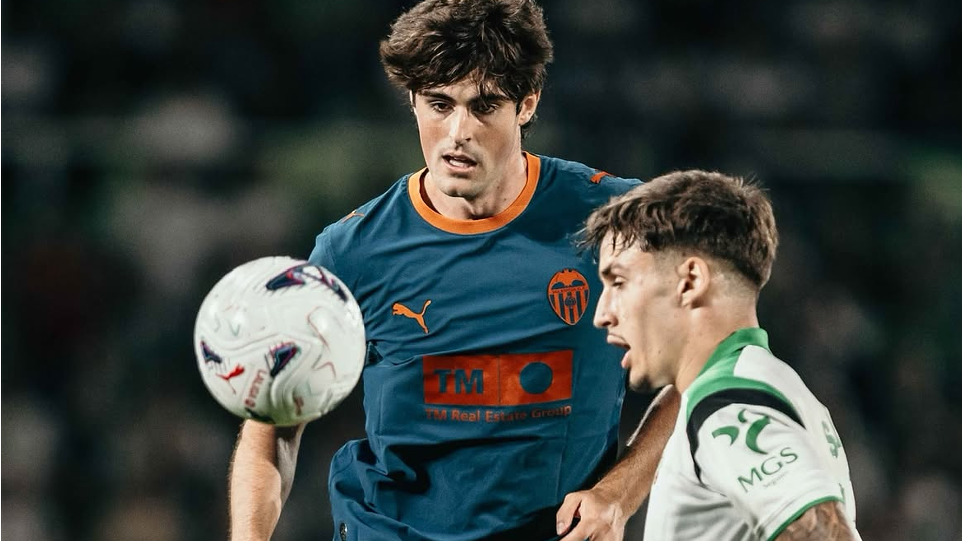 Javi Guerra ante el Racing de Santander