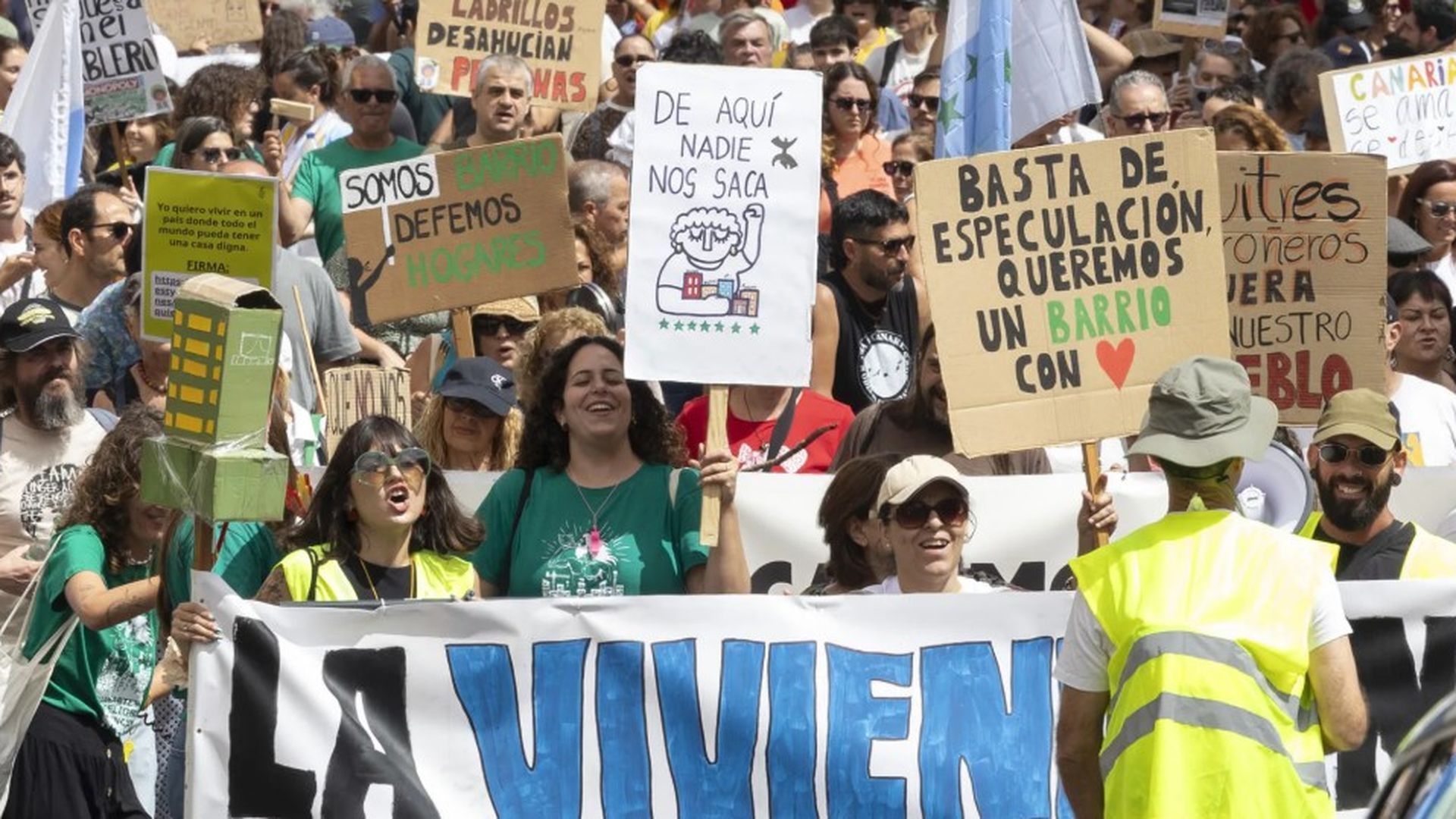 Protesta por el acceso a la vivienda en las calles de la zona de Schamann de Las Palmas de Gran Canaria Protesta por el acceso a la vivienda en las calles de la zona de Schamann de Las Palmas de Gran Canaria