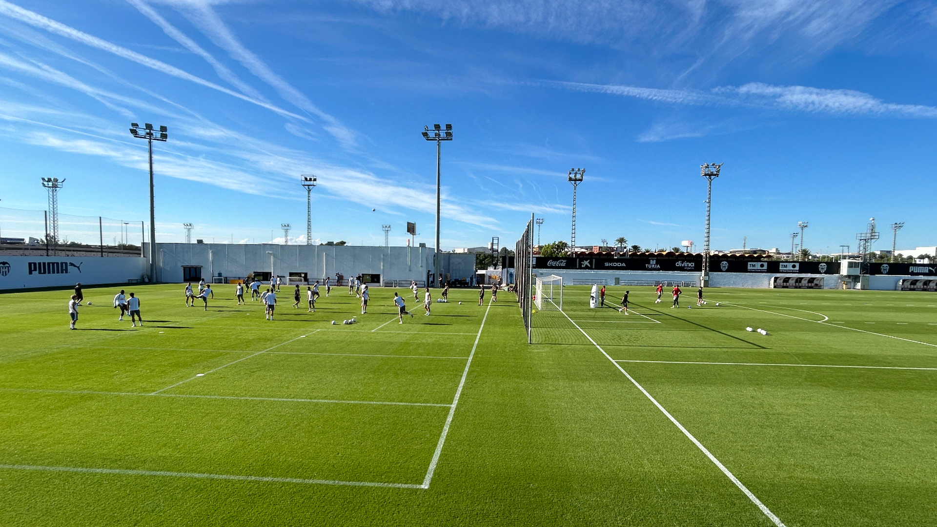 Puerta abierta en Paterna