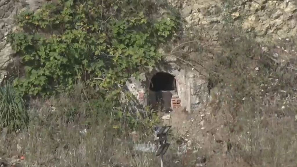La vida subterránea de cientos de migrantes en los túneles del Tarajal