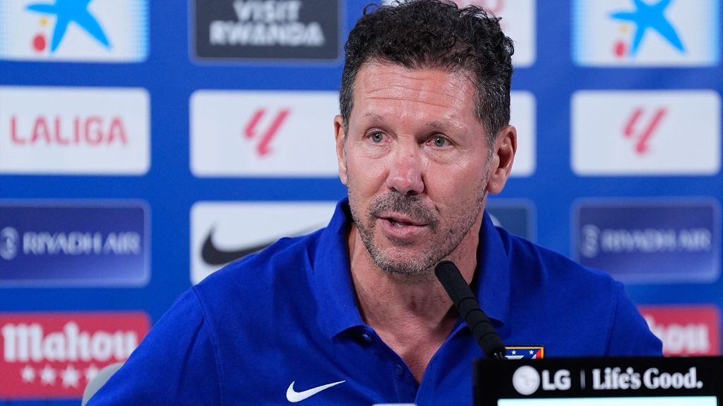 Simeone 'pasa' de Vinicius, confirma dos bajas y avisa a los jóvenes del Atlético de Madrid: "Deben estar preparados, sin excusas"