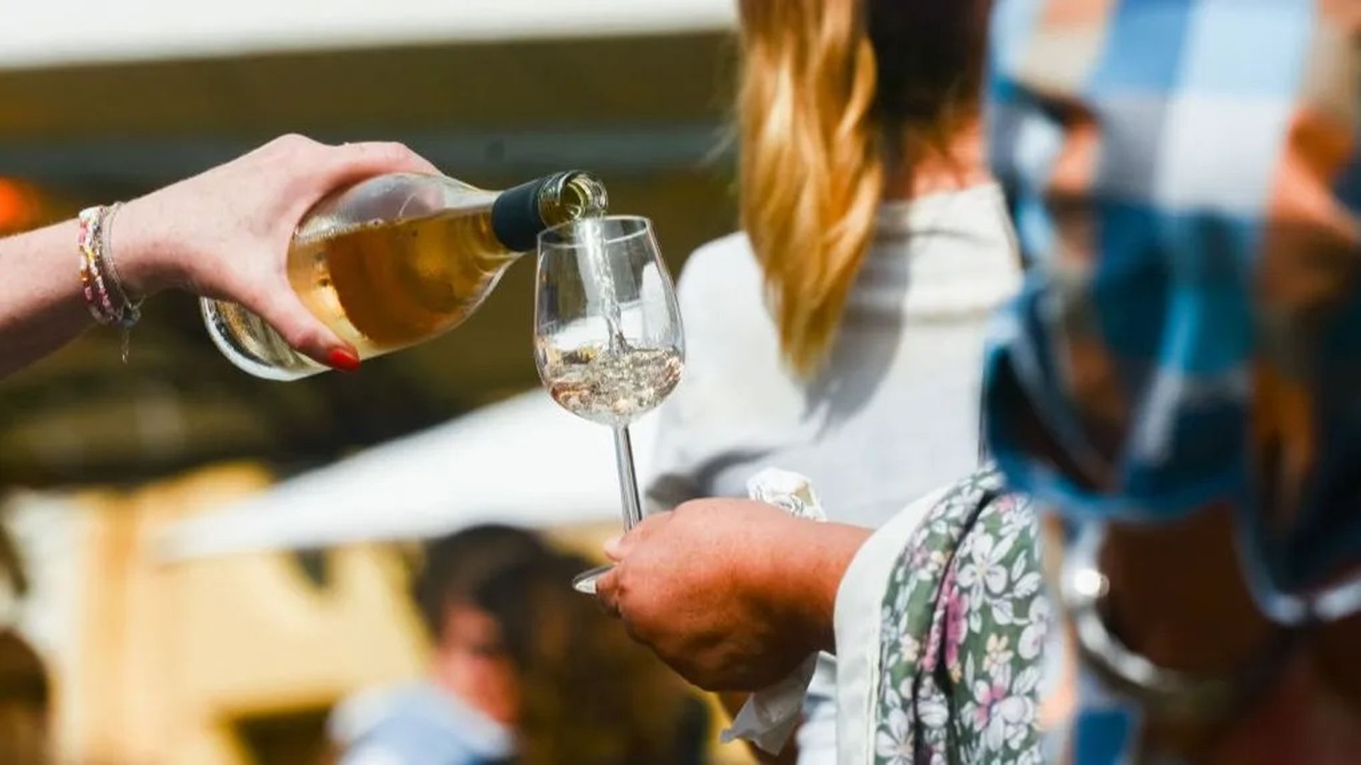 El consumo de alcohol es una de las causas, pero no la única, del hígado graso El consumo de alcohol es una de las causas, pero no la única, del hígado graso