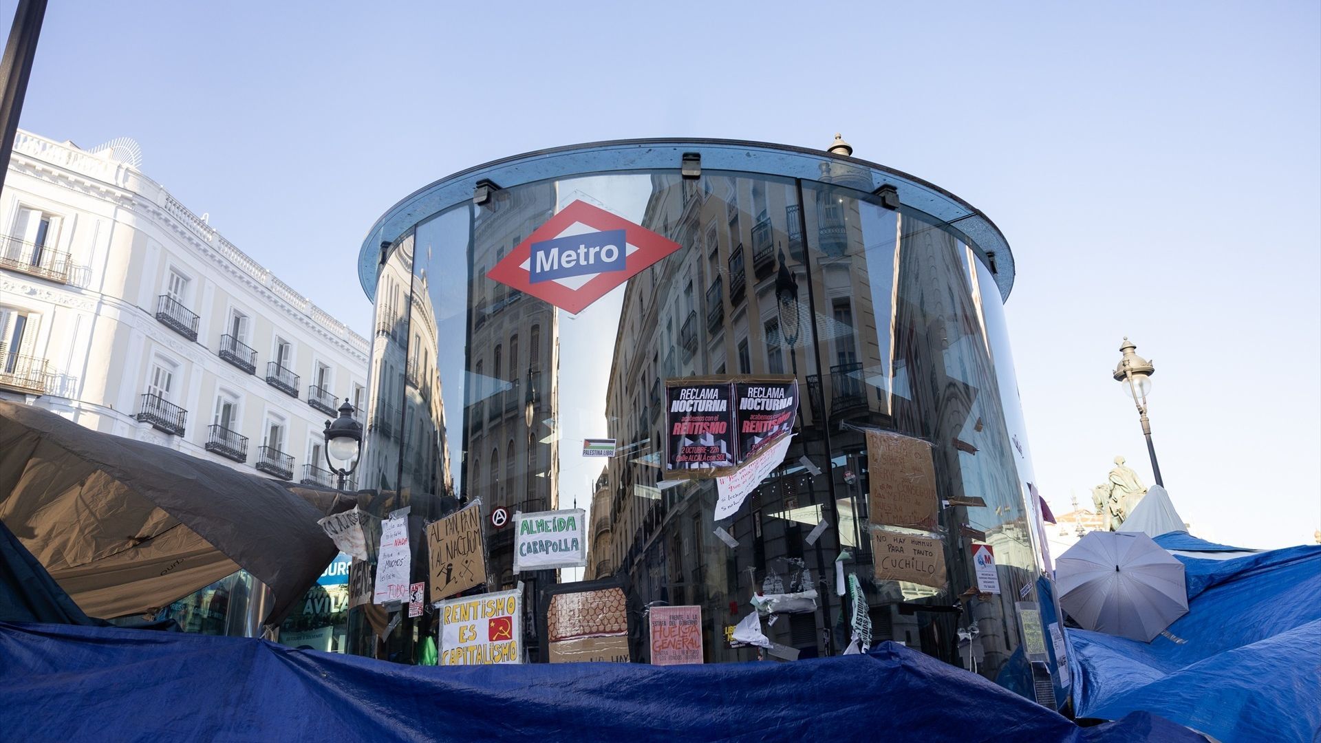 El Gobierno de Madrid cierra el Metro de Sol