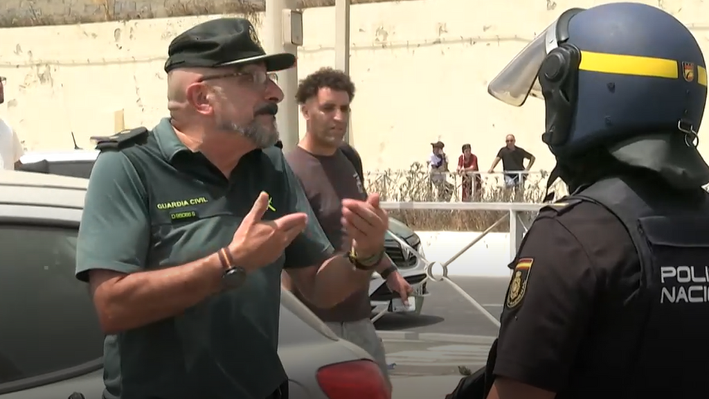 Imágenes inéditas del asalto a Ceuta el 30 de julio: el desconcierto de la Guardia Civil y la Policía Nacional
