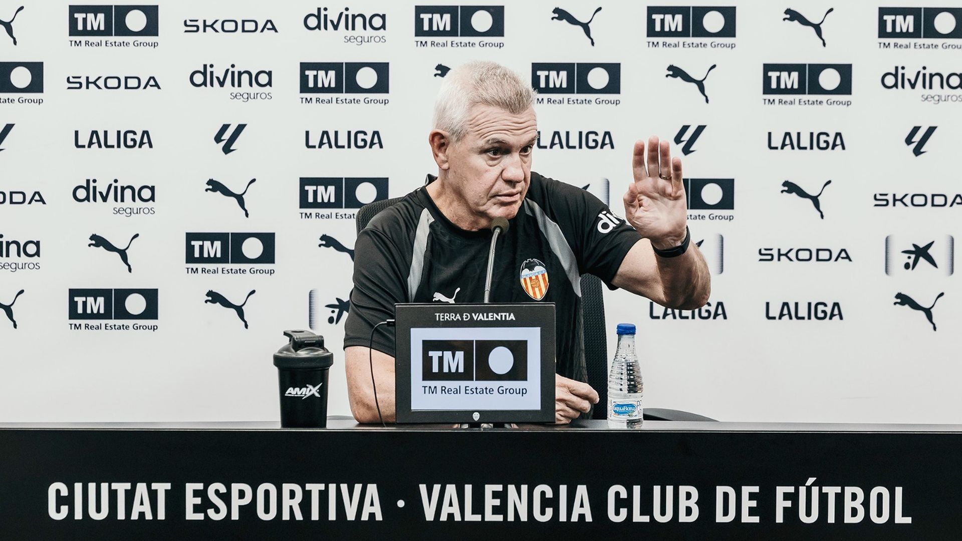 Javier Aguirre en sala de prensa