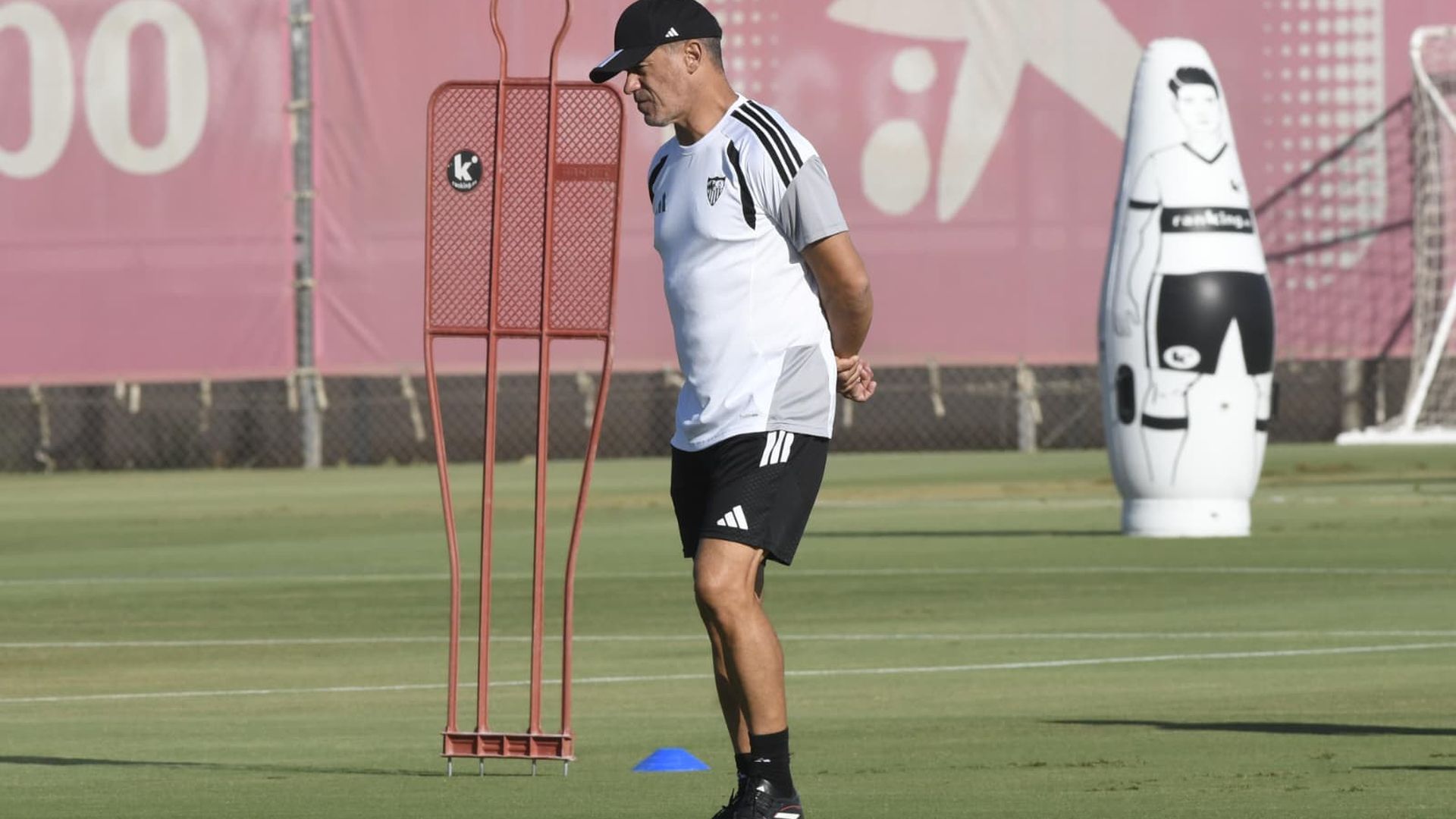 Luis García Plaza, en el entrenamiento de este miércoles