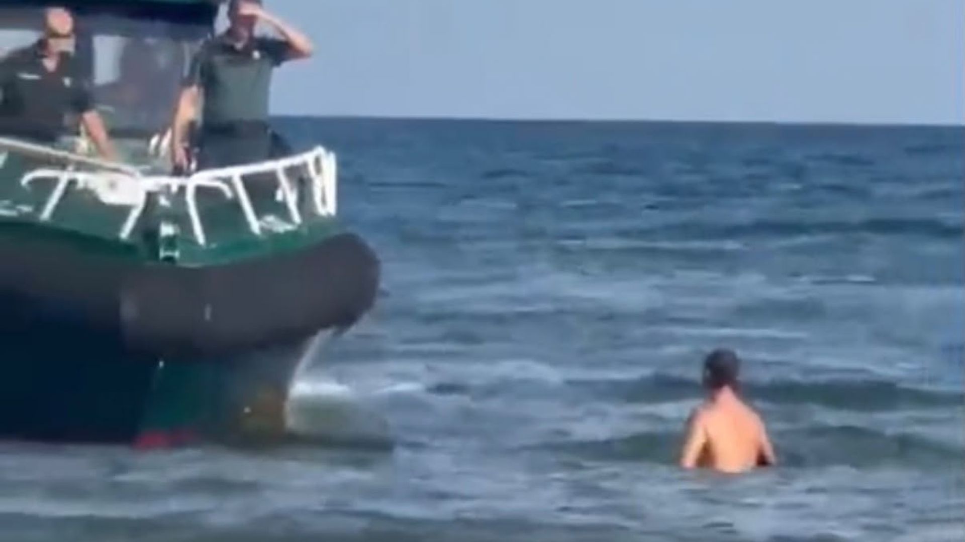 Un ladrón huye al mar tras ser descubierto en Valencia Un ladrón huye al mar tras ser descubierto en Valencia