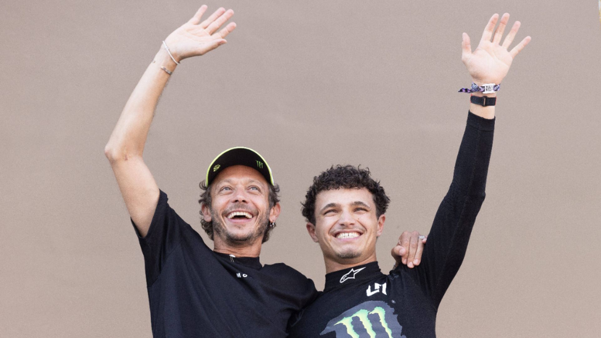 Valentino Rossi y Lando Norris