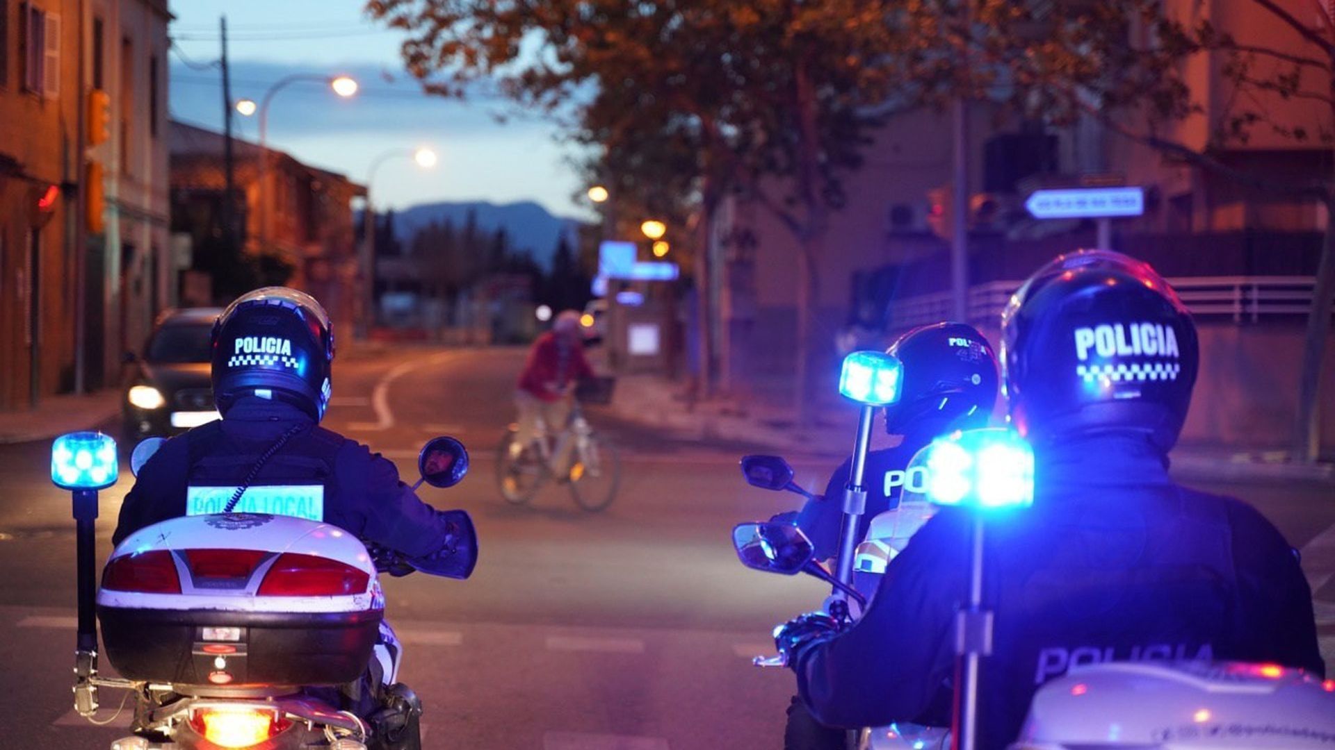 Archivo - Agentes de la Policía Local de Palma en moto. Archivo - Agentes de la Policía Local de Palma en moto.