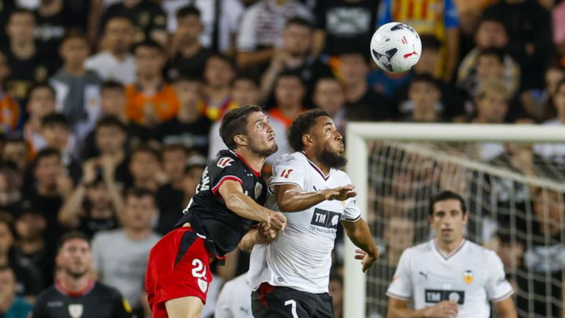 Danjuma ante el Athletic en Mestalla Danjuma ante el Athletic en Mestalla