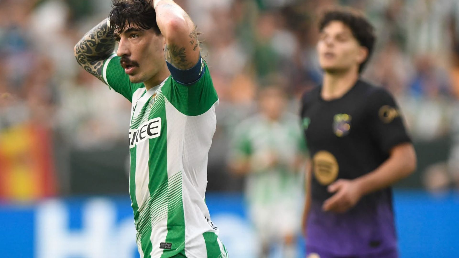 Héctor Bellerín, ante el Barça Héctor Bellerín, ante el Barça