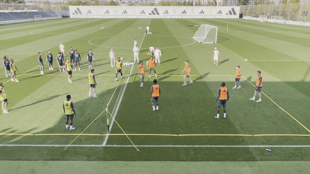 El buen rollo del Real Madrid durante un partido de fútbol tenis