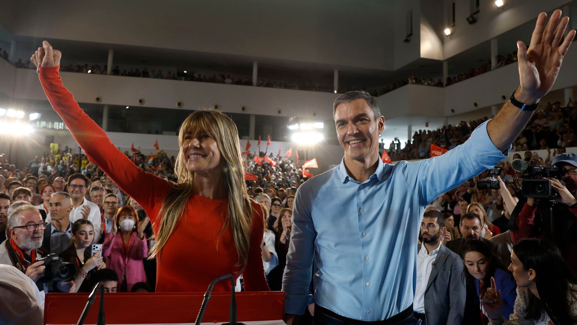 Pedro Sánchez y Begoña Gómez en la reunión del Comité Federal del PSOE